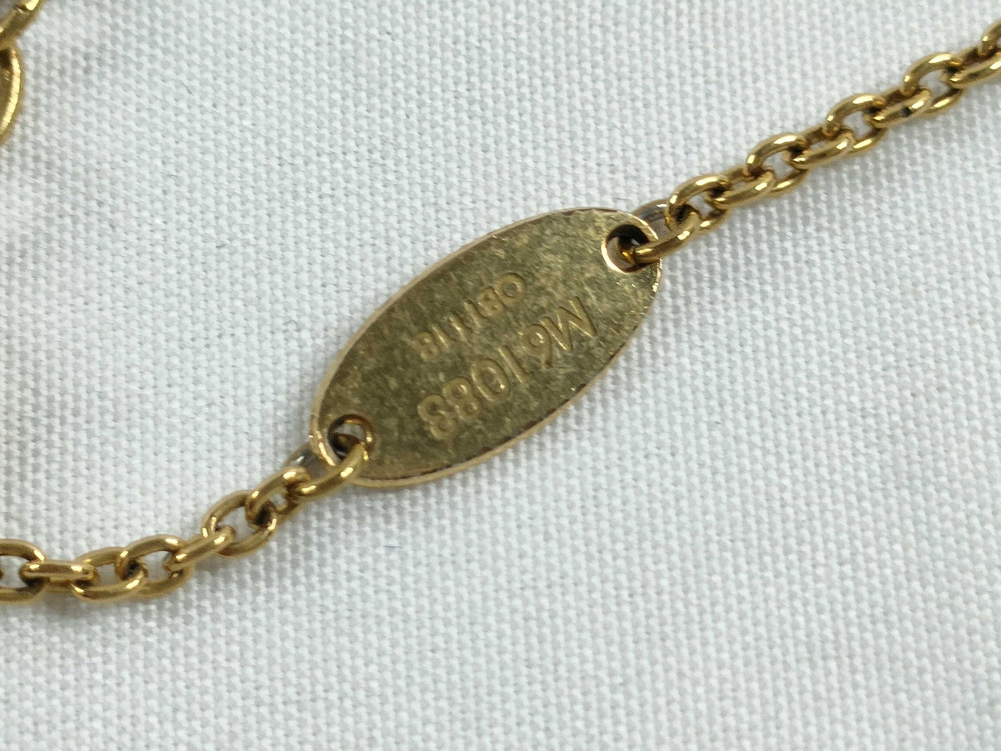 LOUIS VUITTON M61083 Vuitton Essential V Necklace M61083OB1118 Necklace
