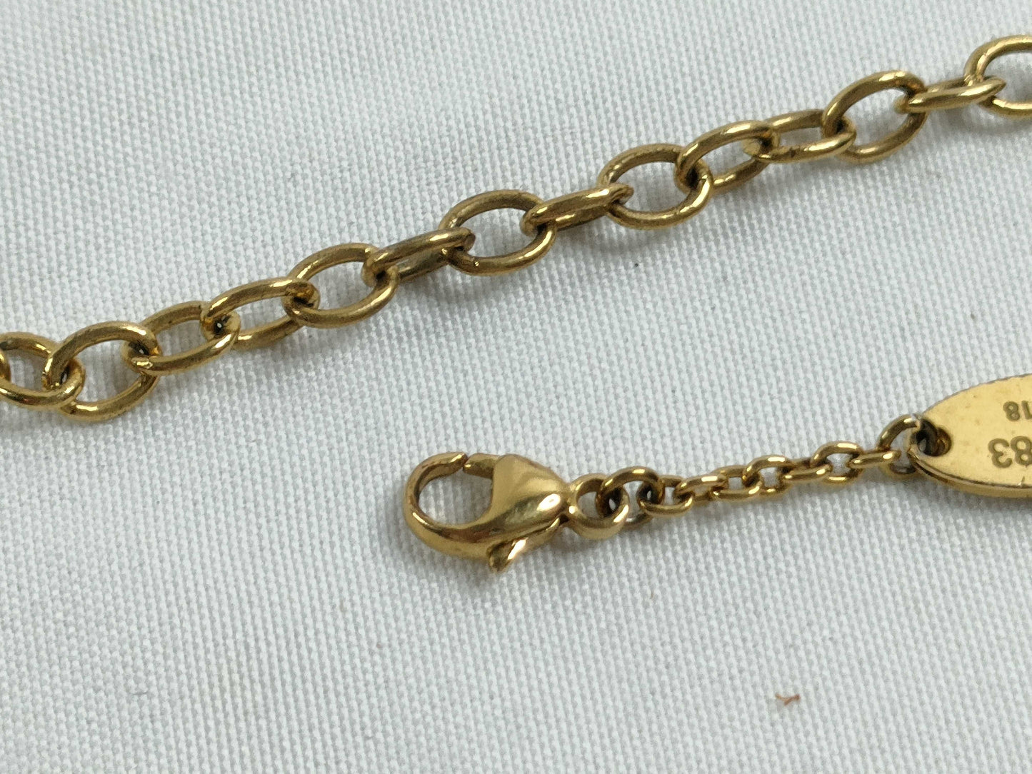 LOUIS VUITTON M61083 Vuitton Essential V Necklace M61083OB1118 Necklace