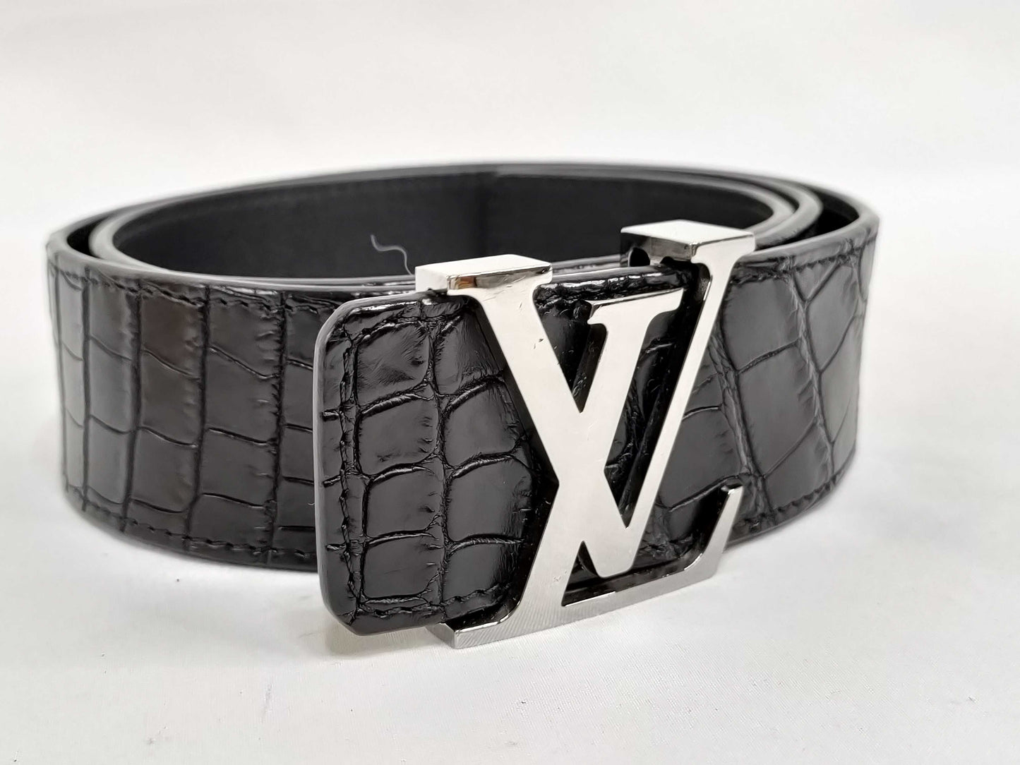LOUIS VUITTON M 9896 Louis Vuitton Crocodile Leather Belt