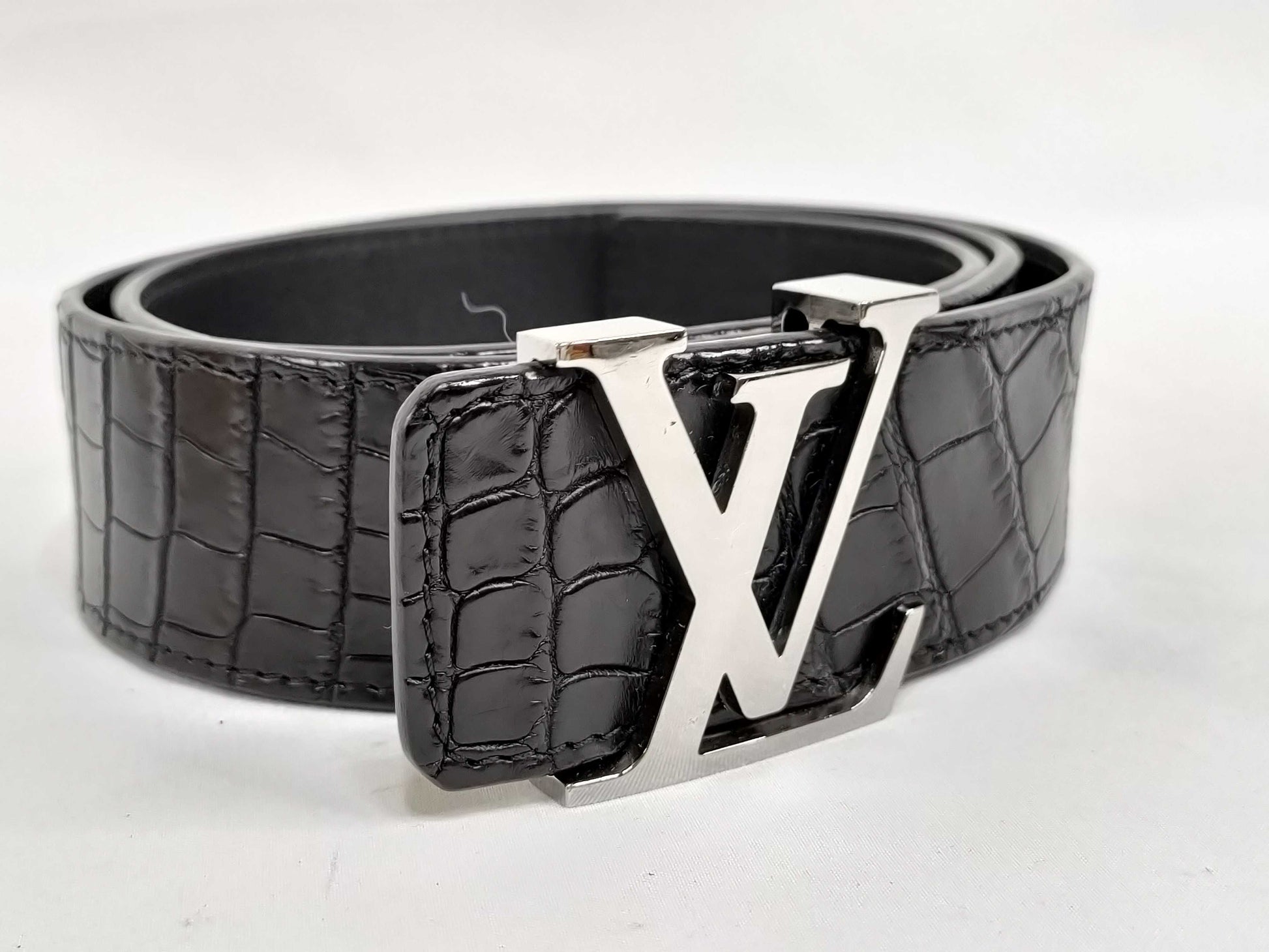 LOUIS VUITTON M 9896 Louis Vuitton Crocodile Leather Belt