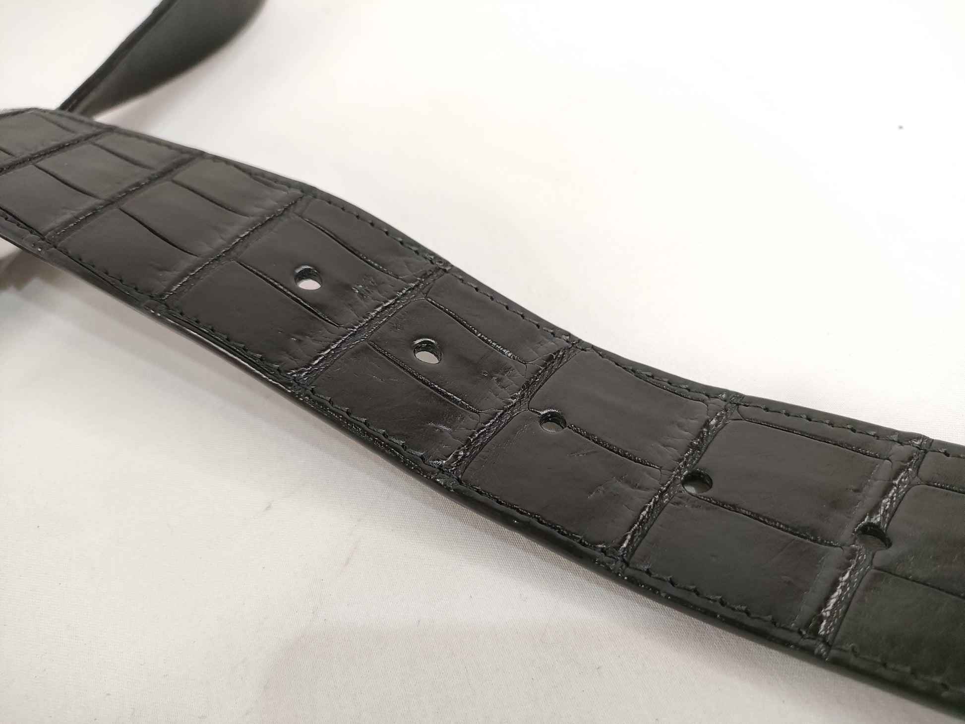 LOUIS VUITTON M 9896 Louis Vuitton Crocodile Leather Belt