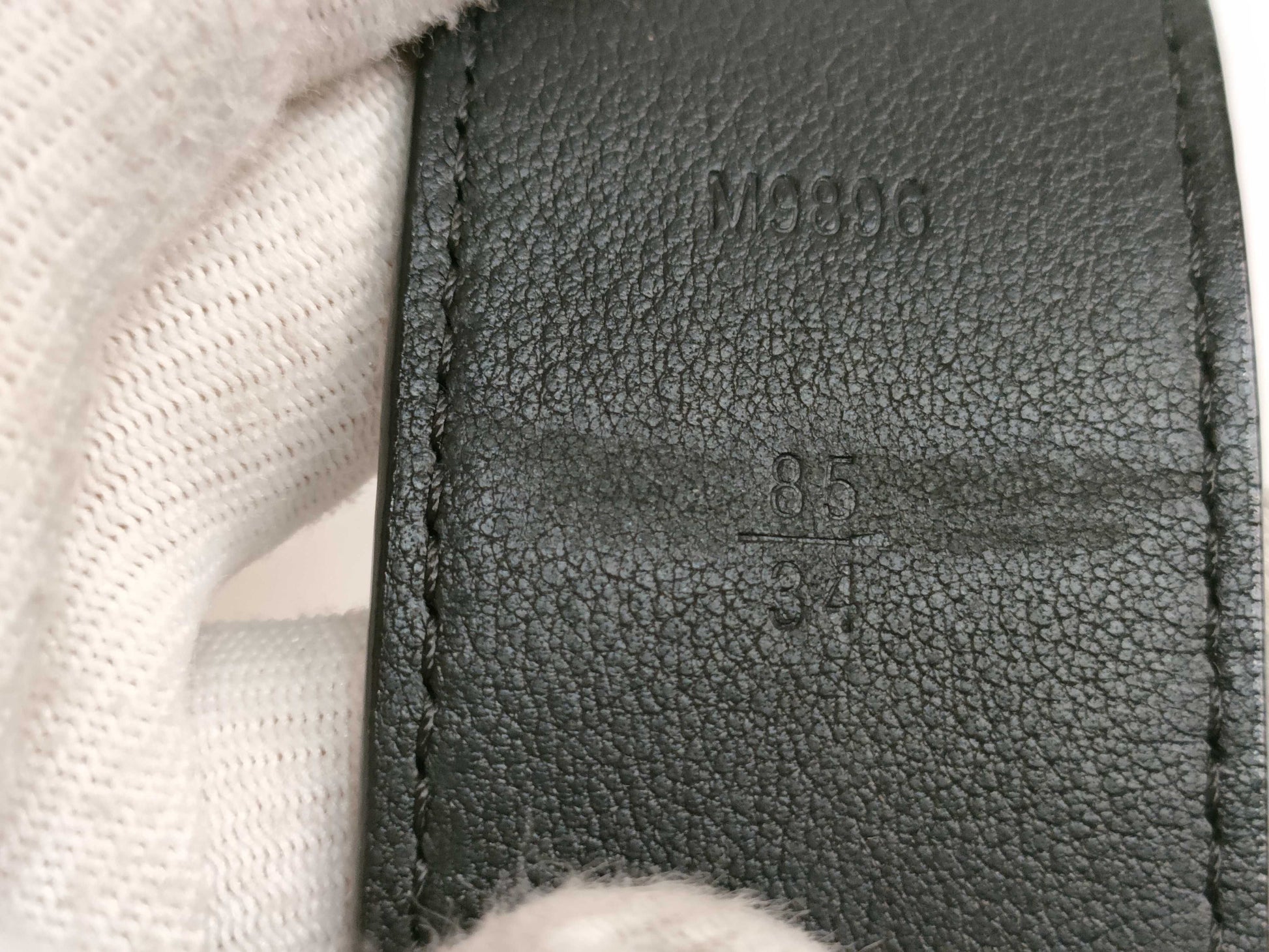 LOUIS VUITTON M 9896 Louis Vuitton Crocodile Leather Belt