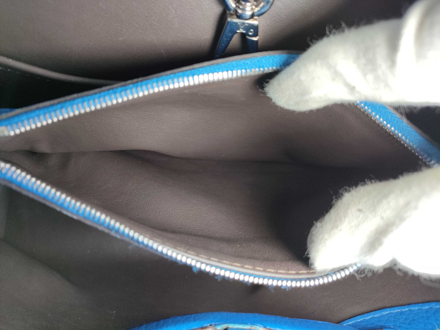LOUIS VUITTON M94678 LOUIS VUITTON Capucines Blue Handbag