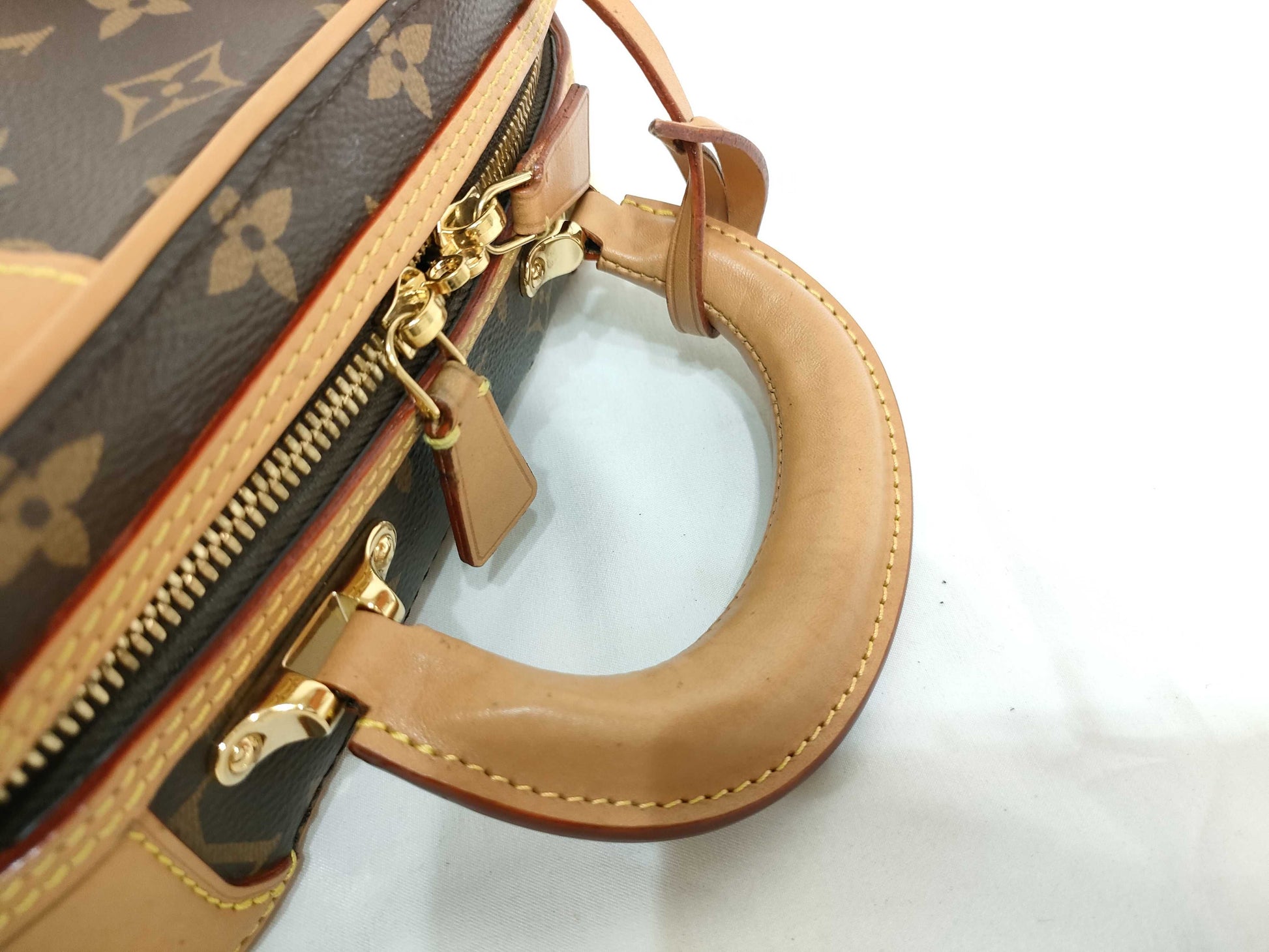 LOUIS VUITTON M 44581 Monogram Valiset Shoulder Bag