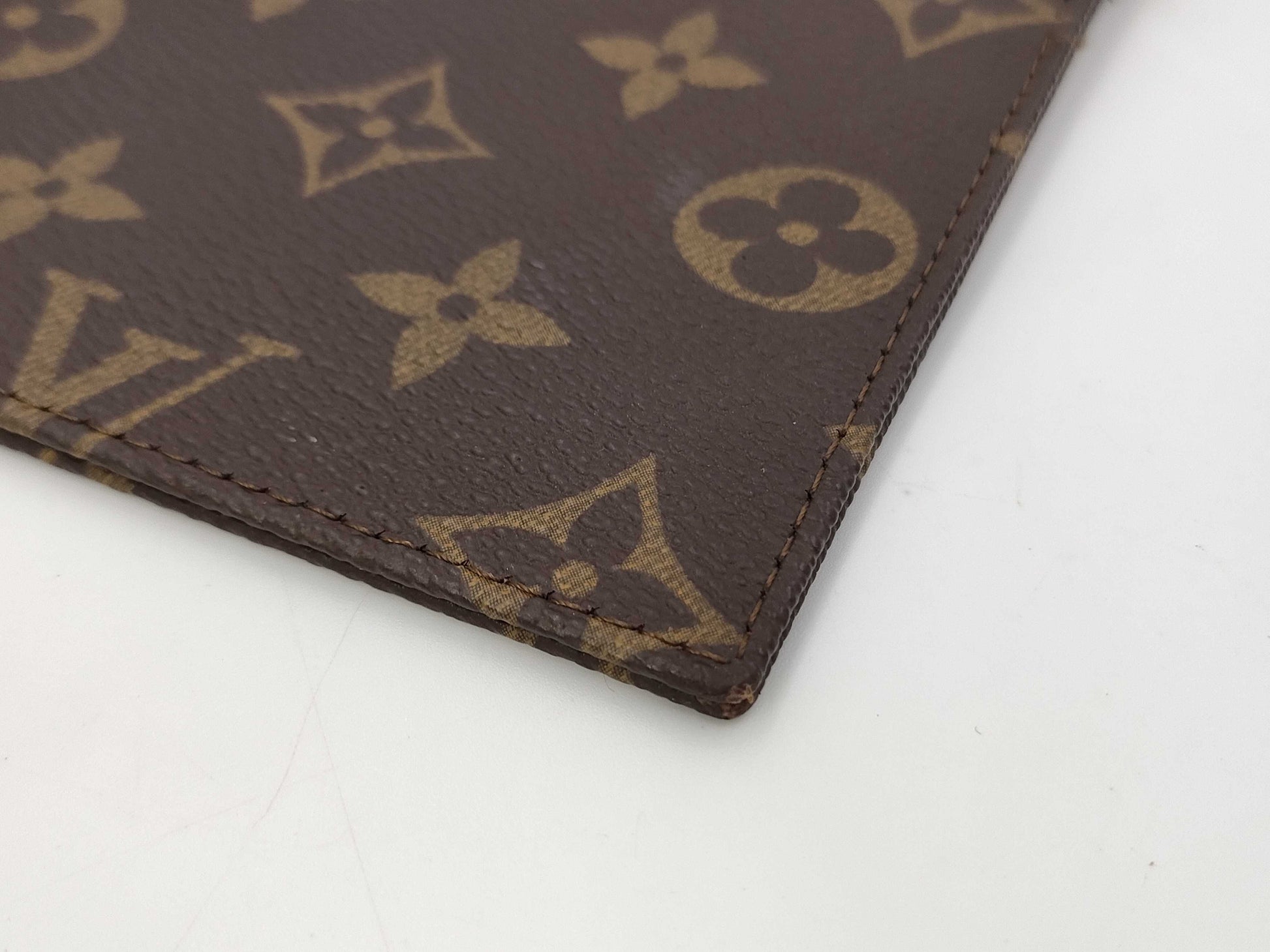 LOUIS VUITTON Monogram Pochette Secret M45484 Shoulder Bag