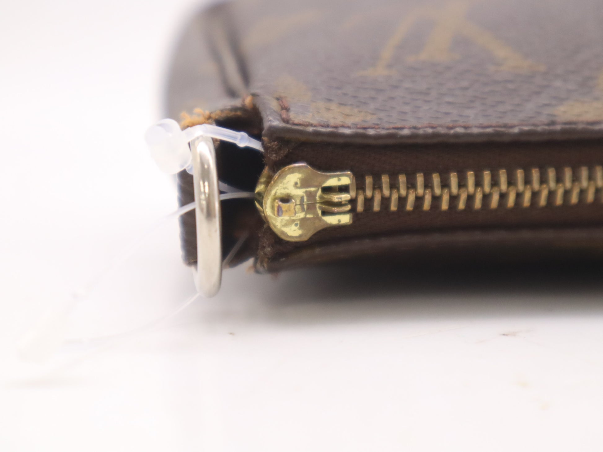 LOUIS VUITTON M51980 Monogram Pochette Accessoires Pouch with Shoulder Strap