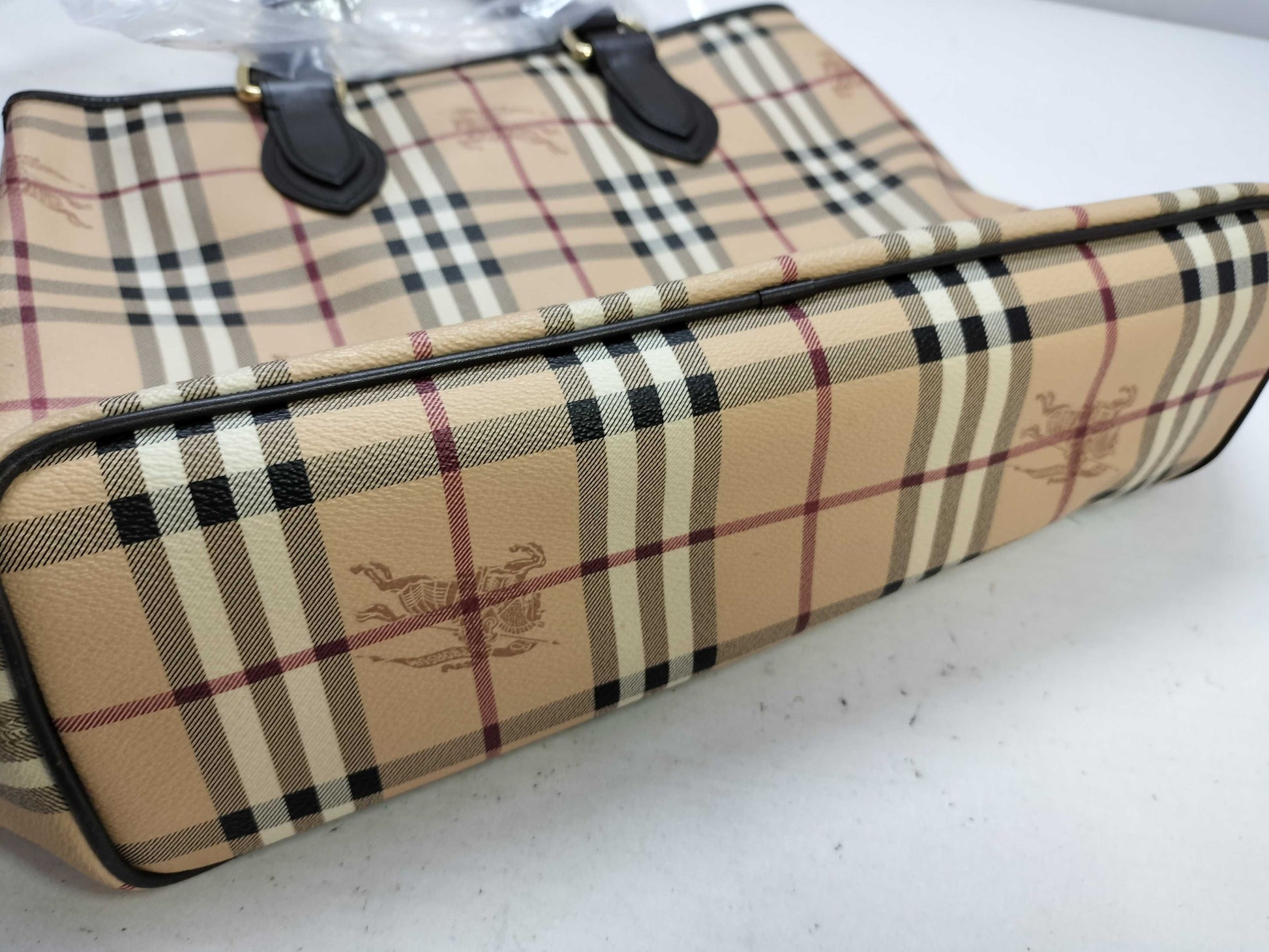 BURBERRY Shadow Horse Nova Check Tote Bag