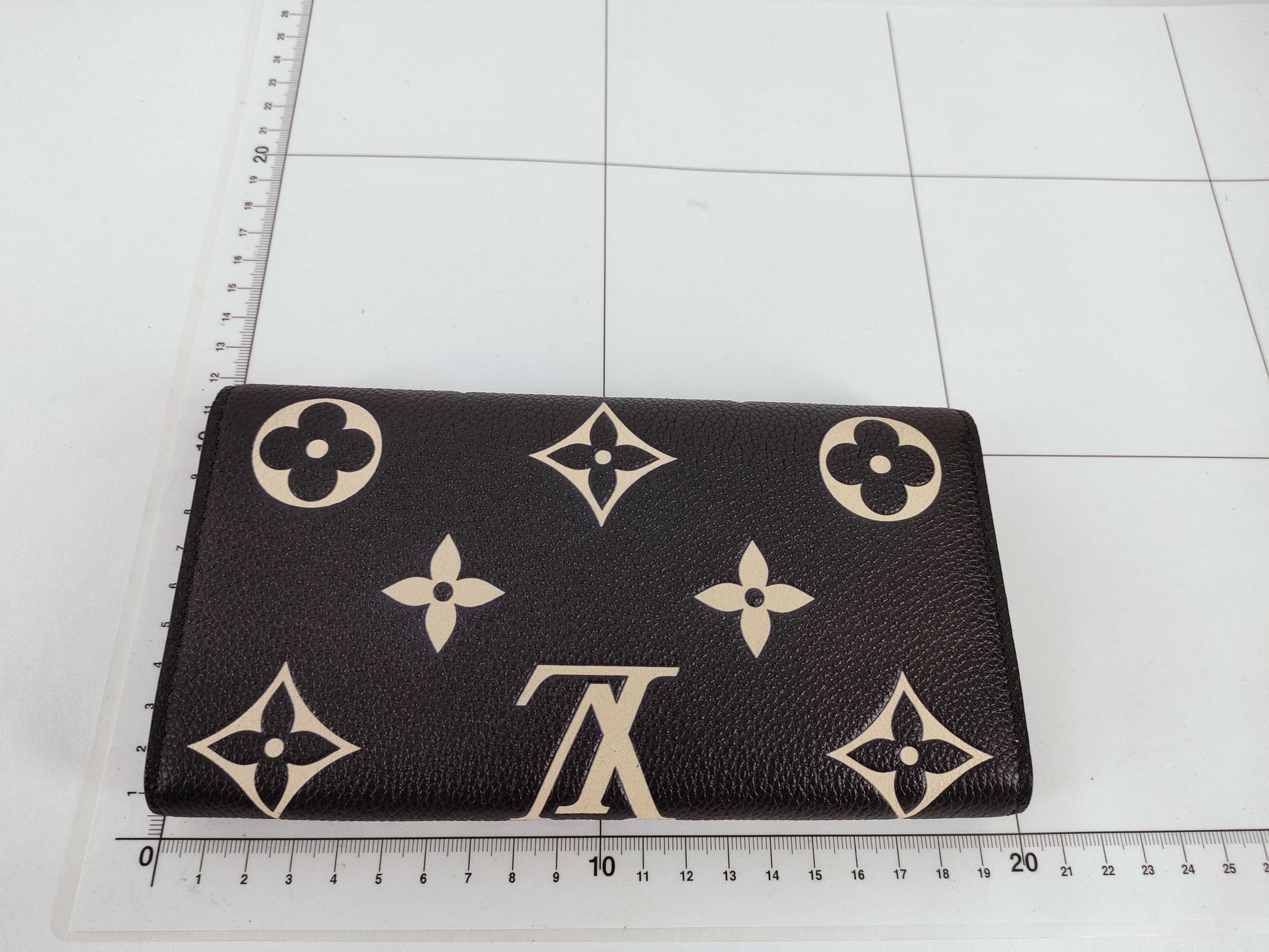 LOUIS VUITTON Monogram Empreinte Portefeuille Sarah Black M80496 IC Wallet