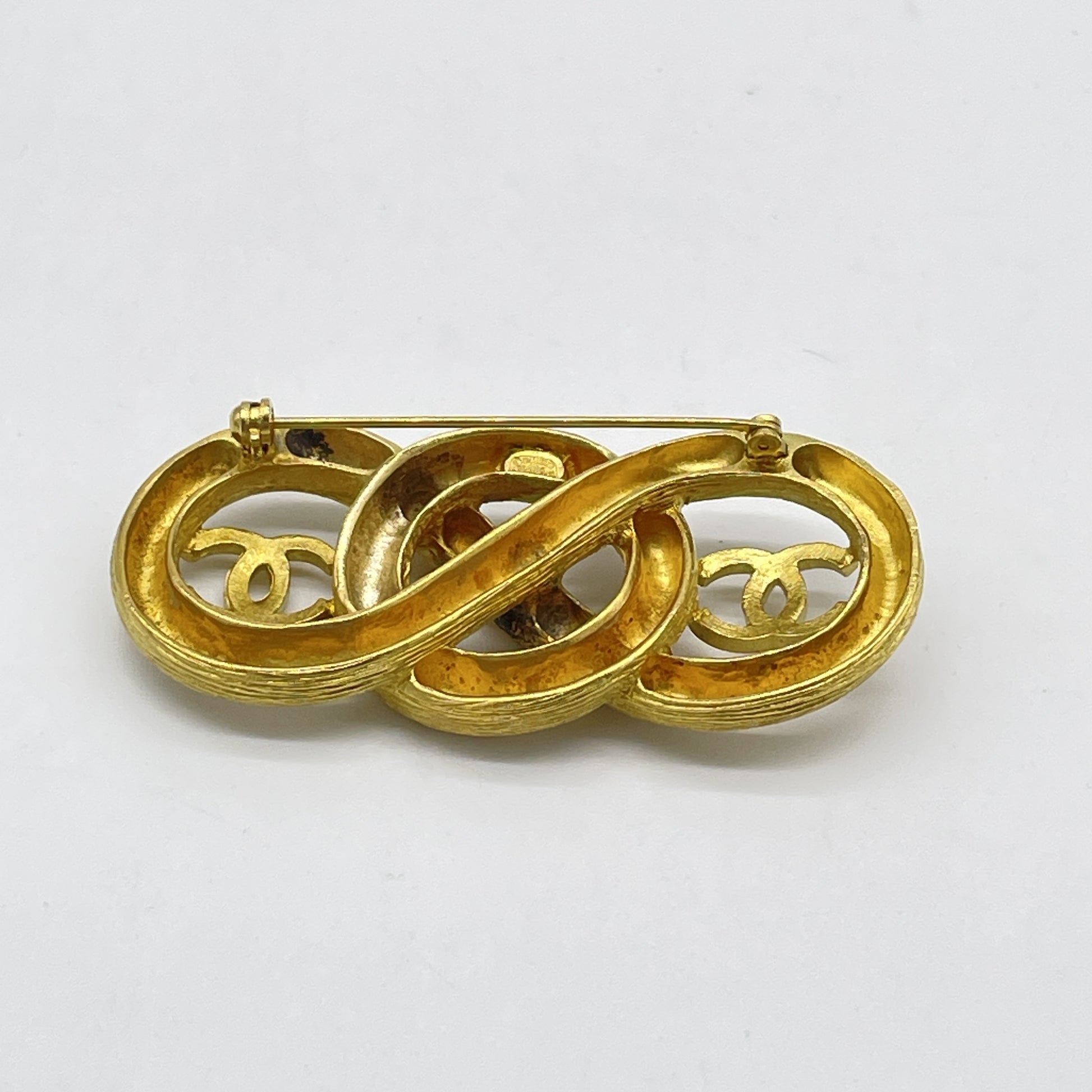 CHANEL Double Coco Brooch