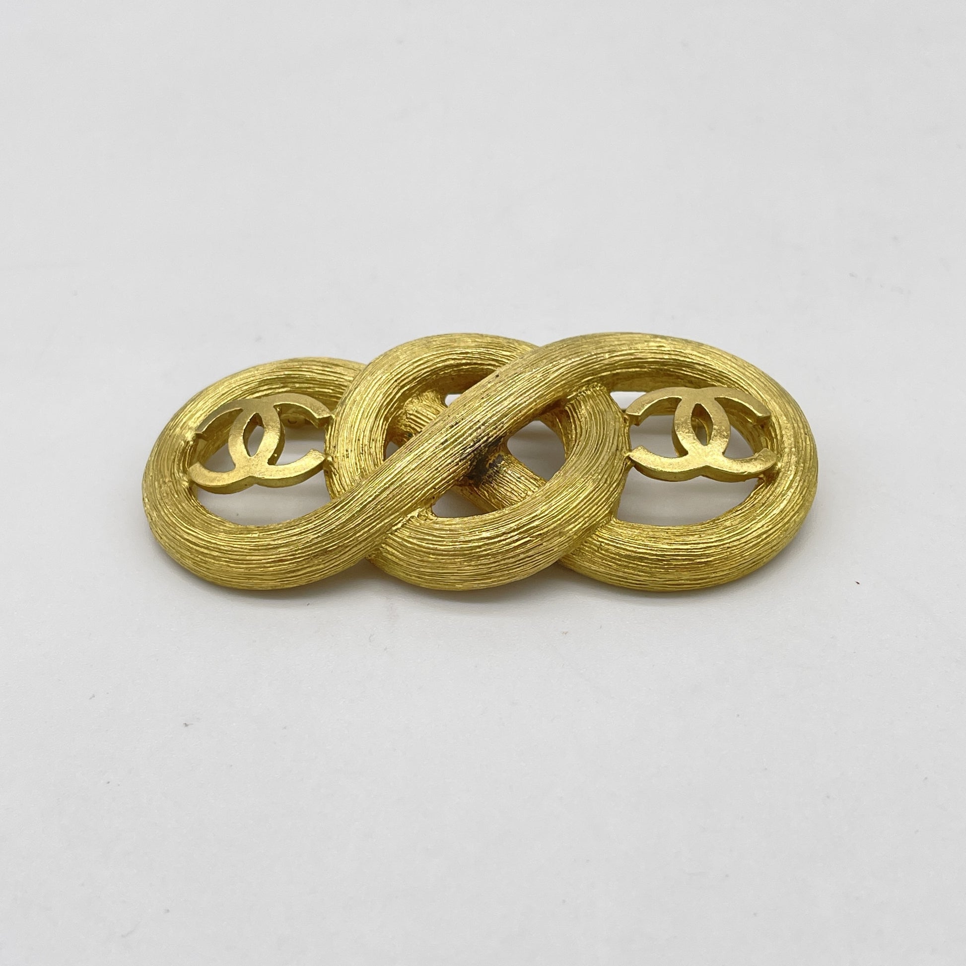 CHANEL Double Coco Brooch