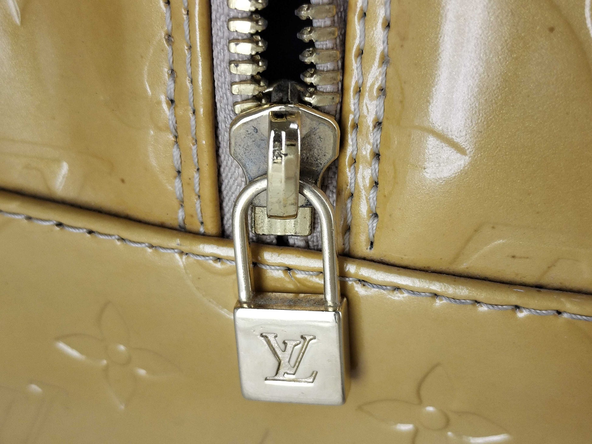 LOUIS VUITTON M91149 Vernis Vuitton Tompkins Square M91149 Handbag
