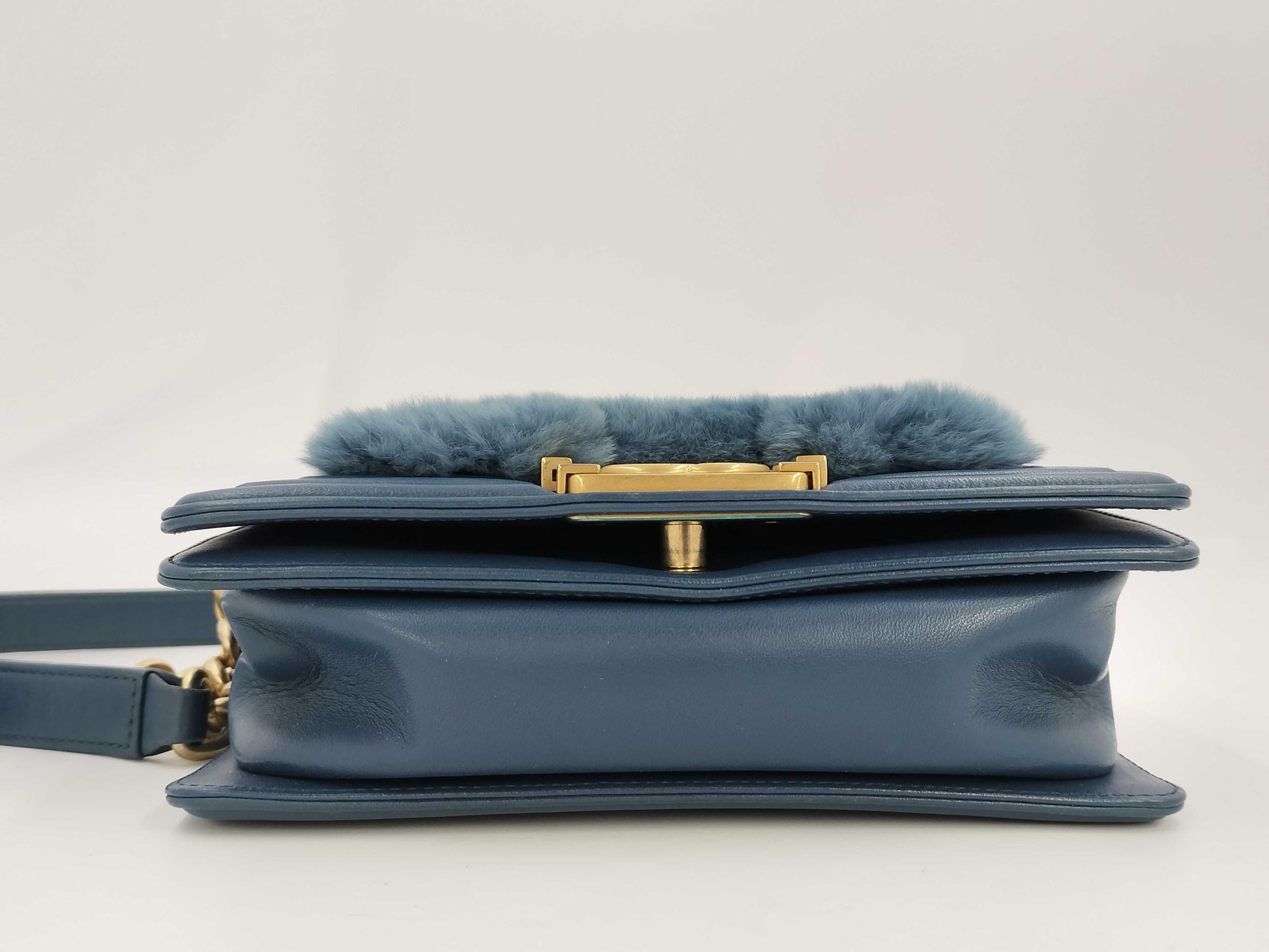 CHANEL Boy Chanel 23 Series B1637 Shoulder Bag