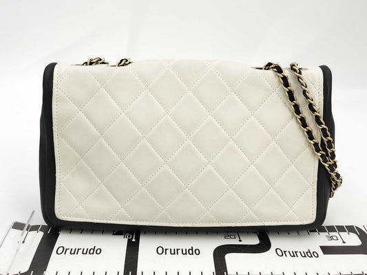 CHANEL Matelasse Shoulder Bag, 19th Series, B1645