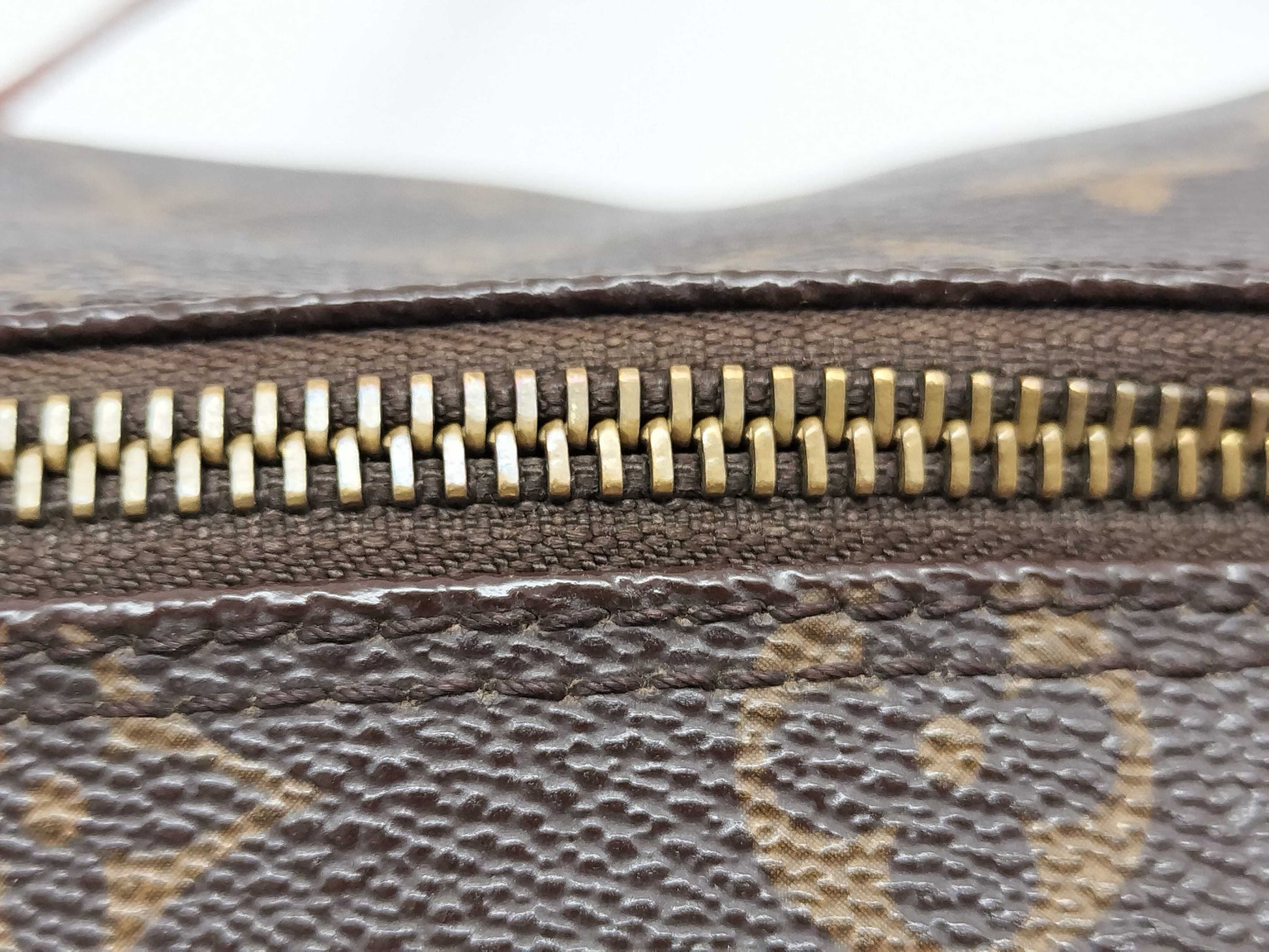 LOUIS VUITTON M51366 Monogram Louis Vuitton Papillon 30 Handbag