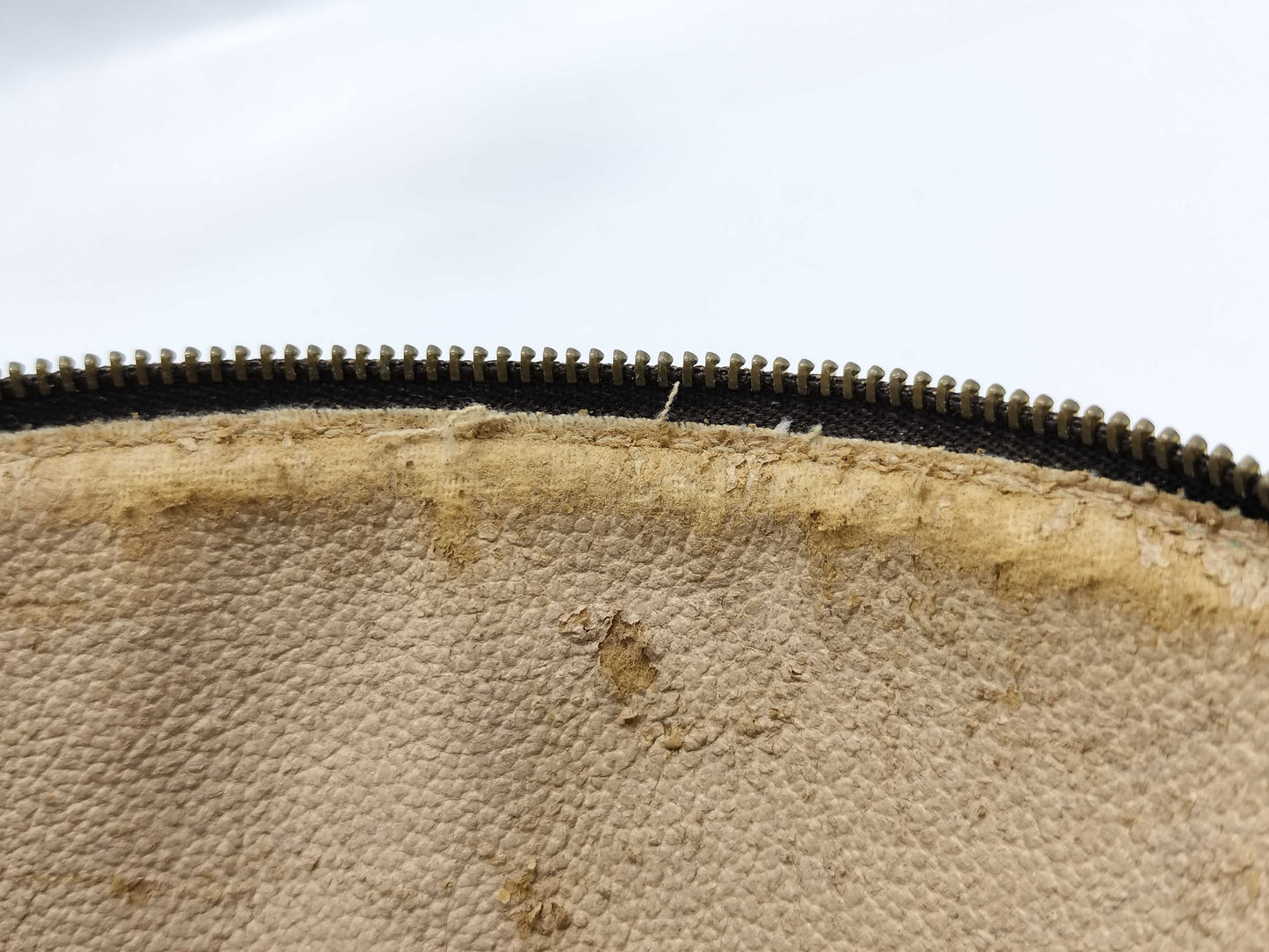 LOUIS VUITTON M47515 Monogram Louis Vuitton Pouch