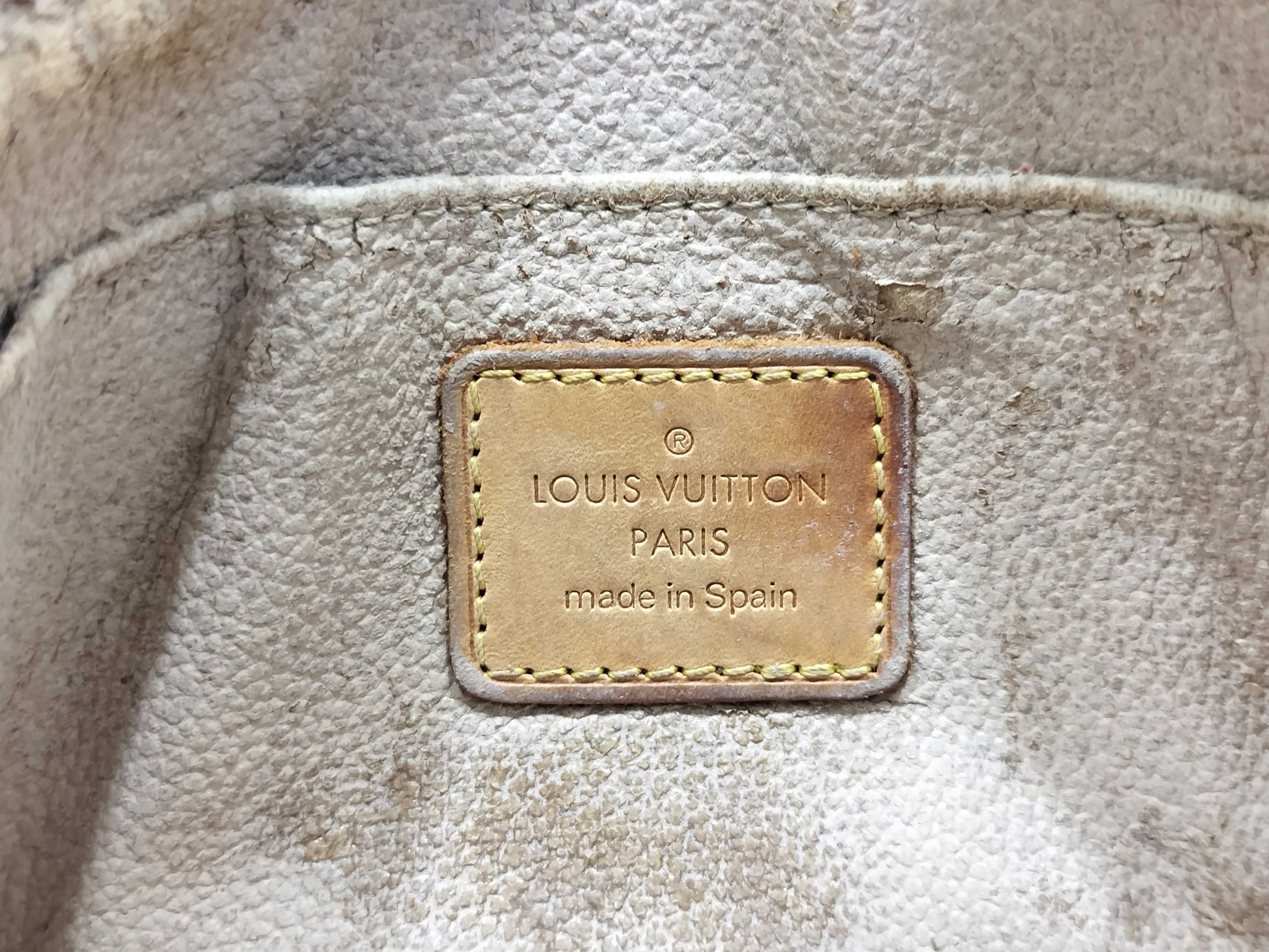LOUIS VUITTON M47515 Monogram Louis Vuitton Pouch
