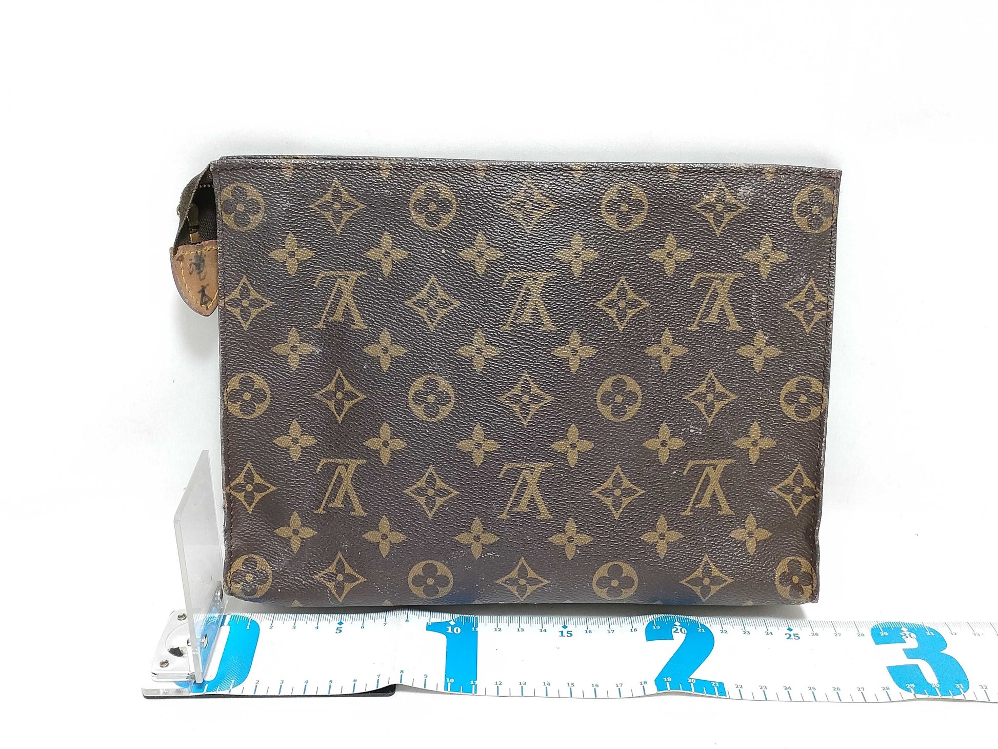 LOUIS VUITTON M47542 Monogram Louis Vuitton Poche Toilette 26 Second Bag