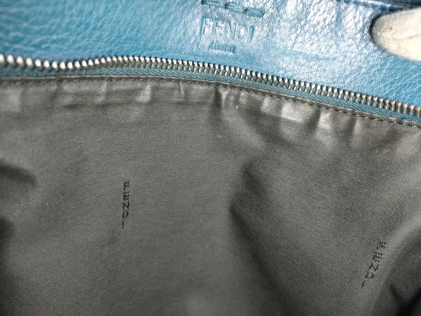 GUCCI Marmont Shoulder Bag