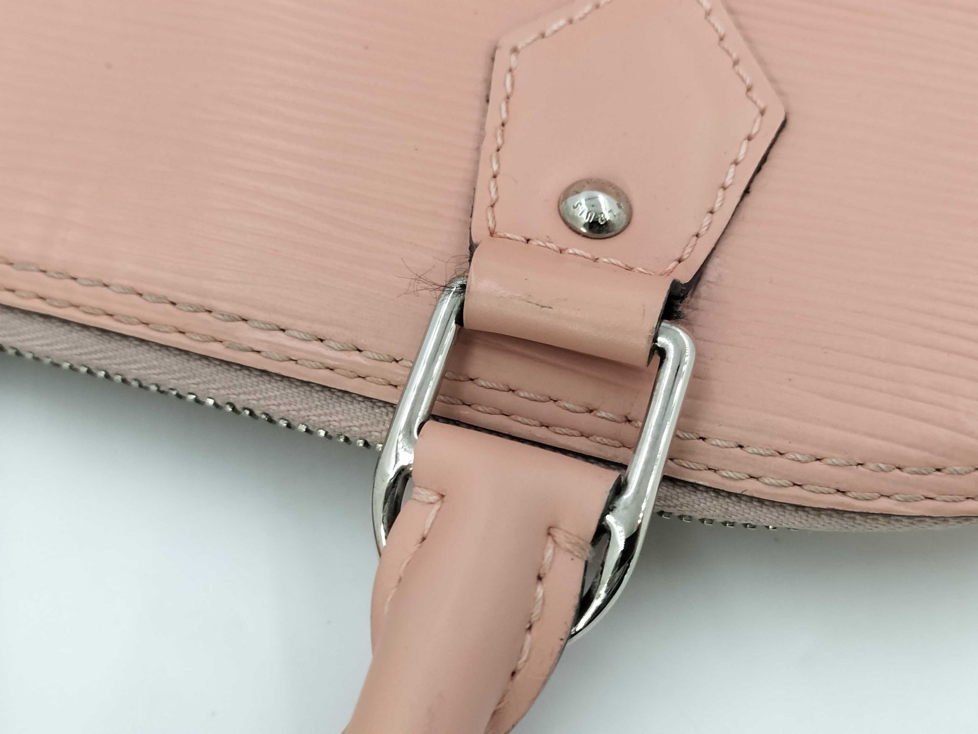 LOUIS VUITTON Epi Alma Bag