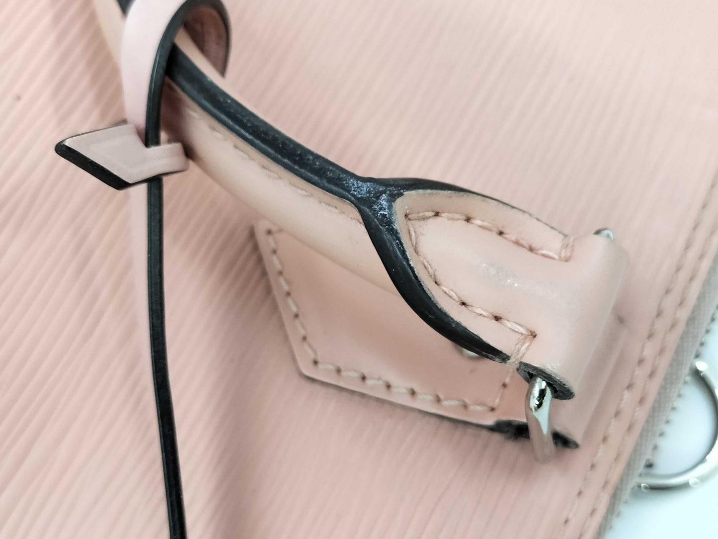 LOUIS VUITTON Epi Alma Bag