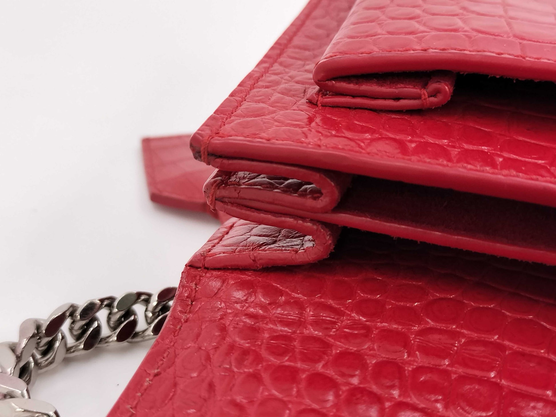 SAINT LAURENT Saint Laurent crocodile embossed red chain shoulder bag