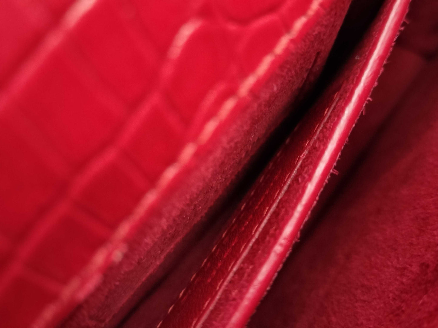 SAINT LAURENT Saint Laurent crocodile embossed red chain shoulder bag