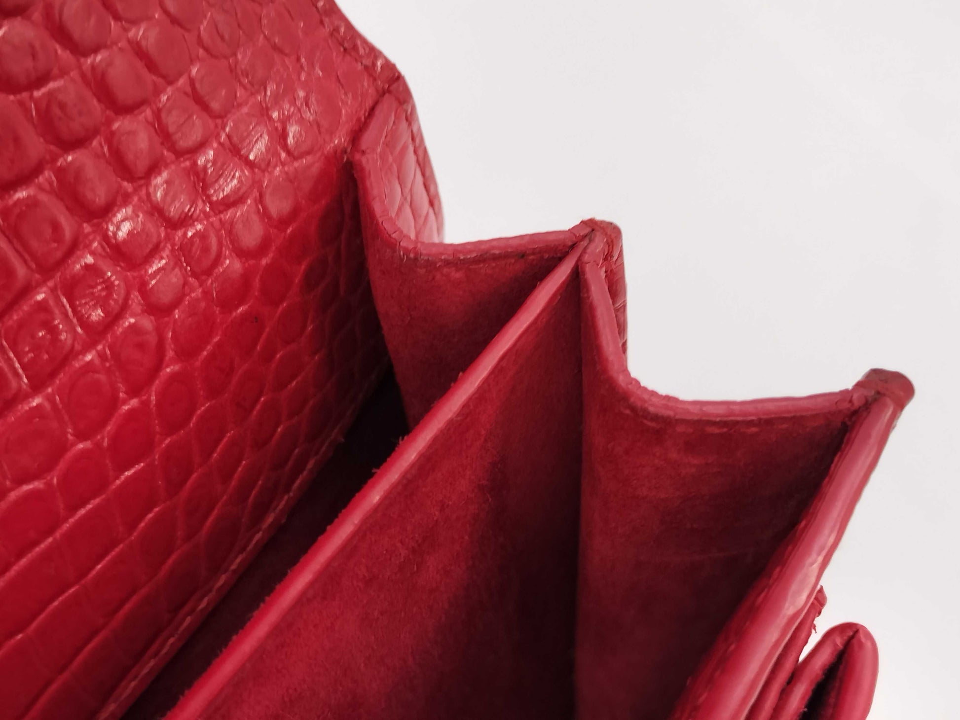 SAINT LAURENT Saint Laurent crocodile embossed red chain shoulder bag