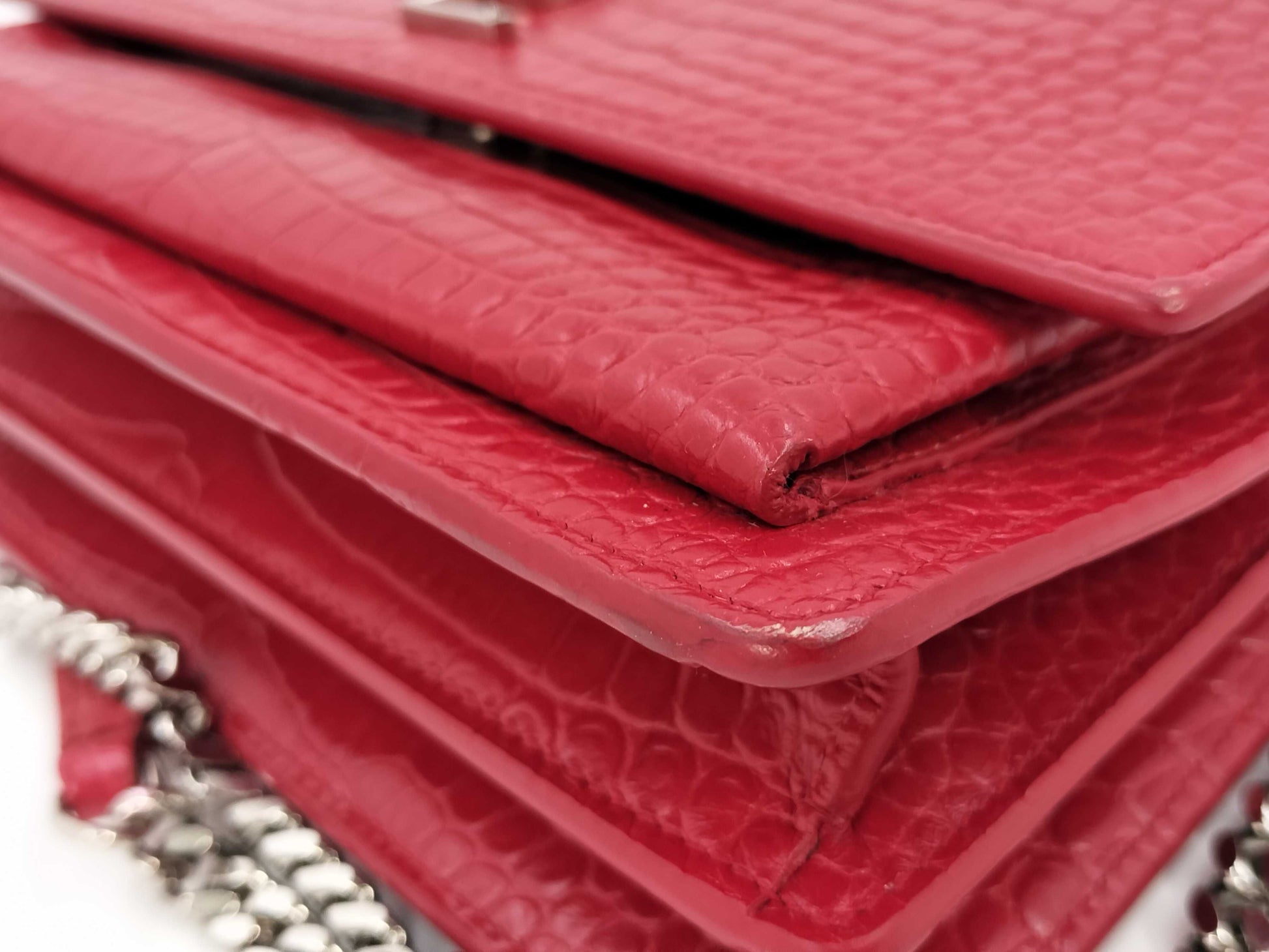SAINT LAURENT Saint Laurent crocodile embossed red chain shoulder bag