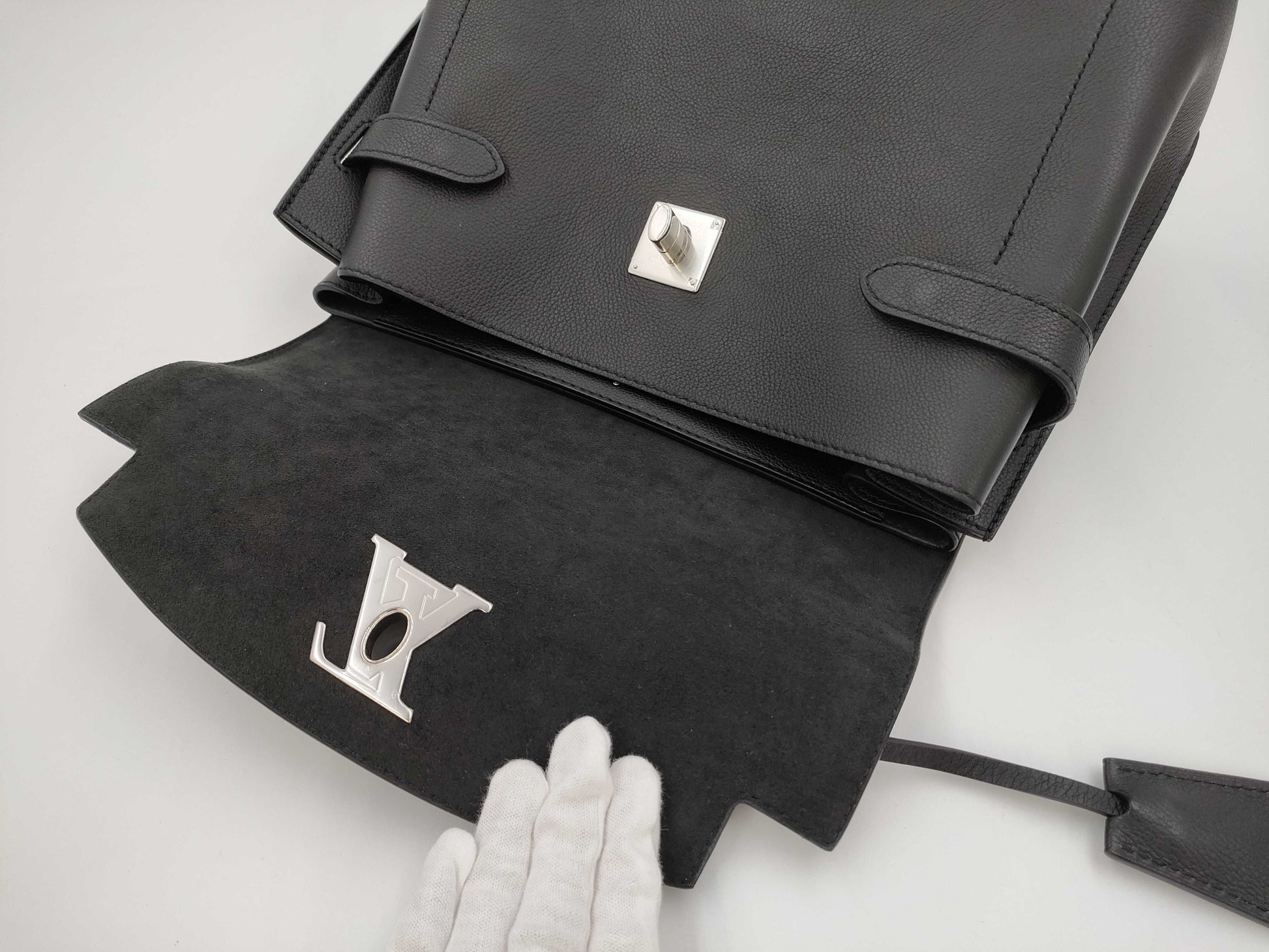 LOUIS VUITTON Louis Vuitton Shoulder Bag Bag