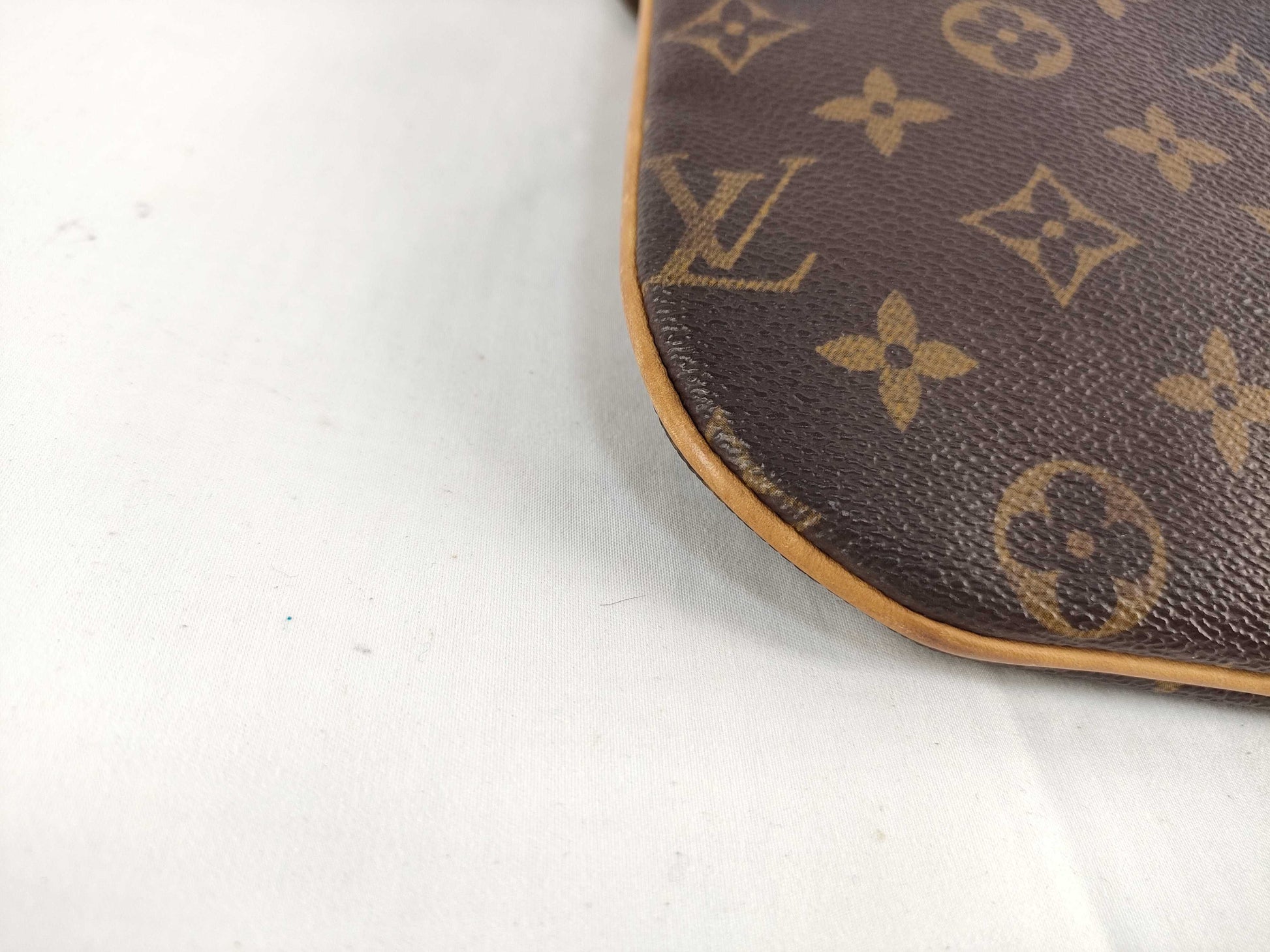LOUIS VUITTON M40044 Monogram HK-LV M40044 Pochette Bosphore shoulder bag