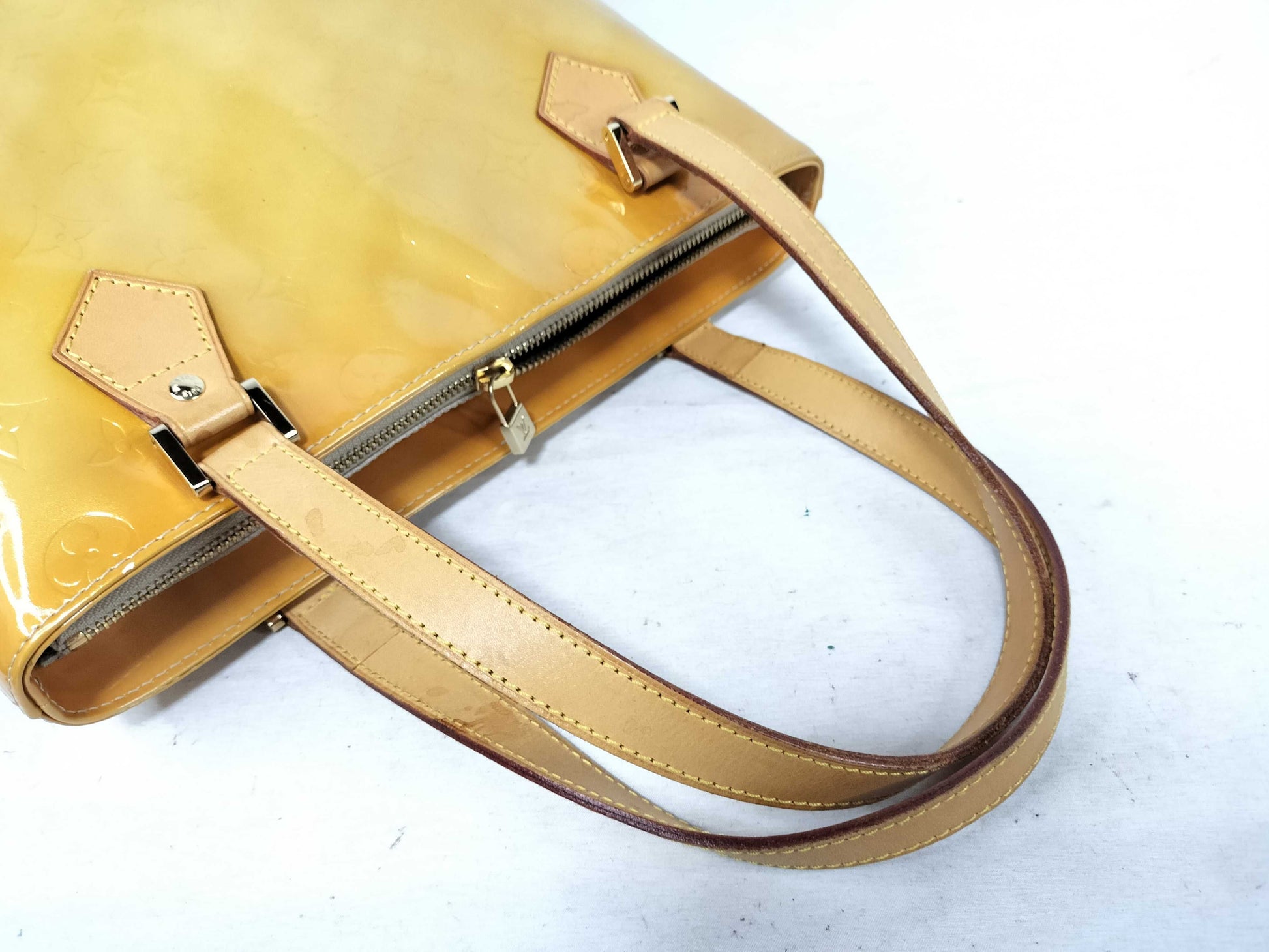LOUIS VUITTON M91055 Vernis Houston Shoulder Bag