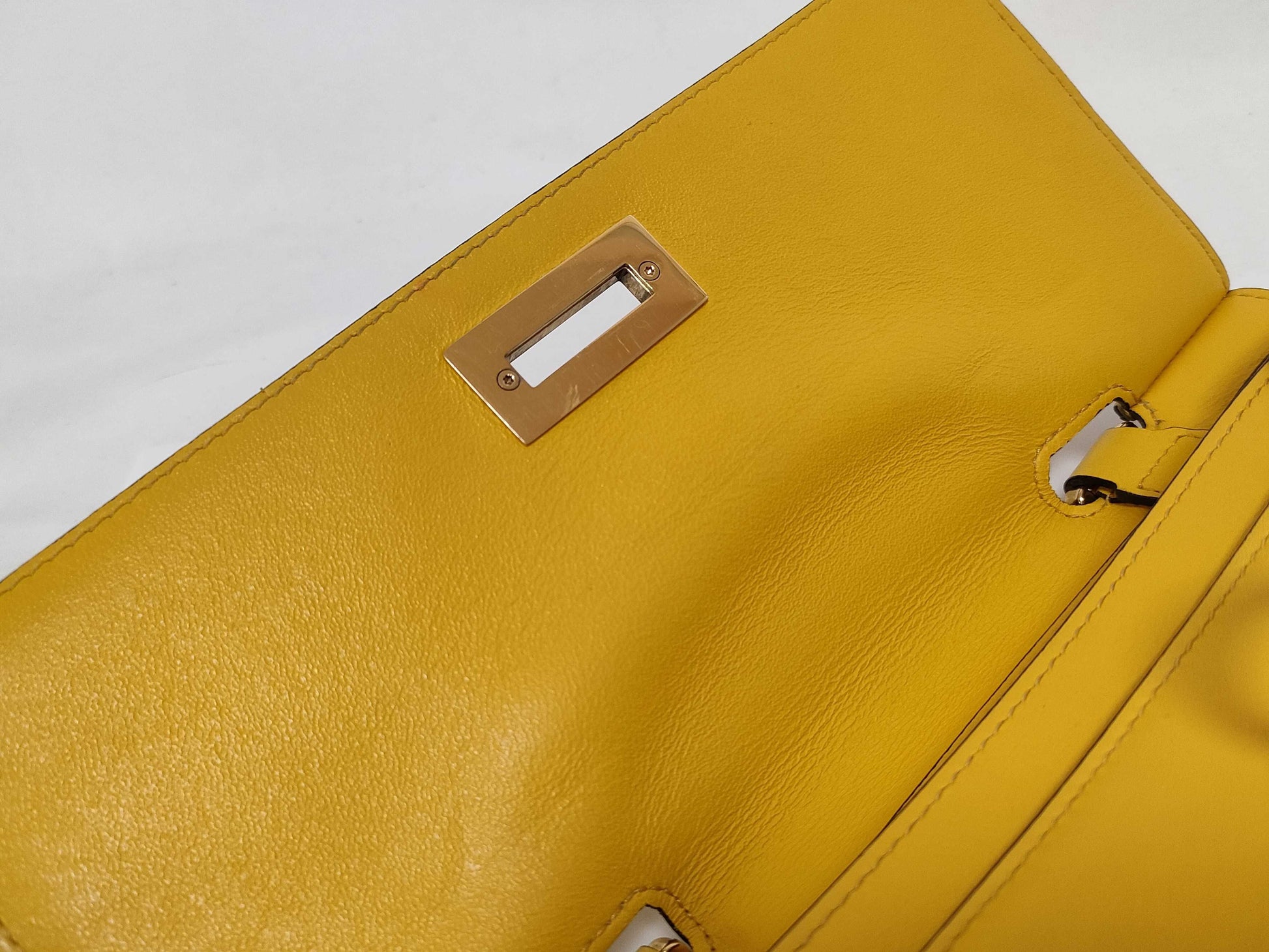 Salvatore Ferragamo Gancini ID - Salvatore Ferragamo Leather Trifolio Top Handle Yellow Handbag 25cm GHW