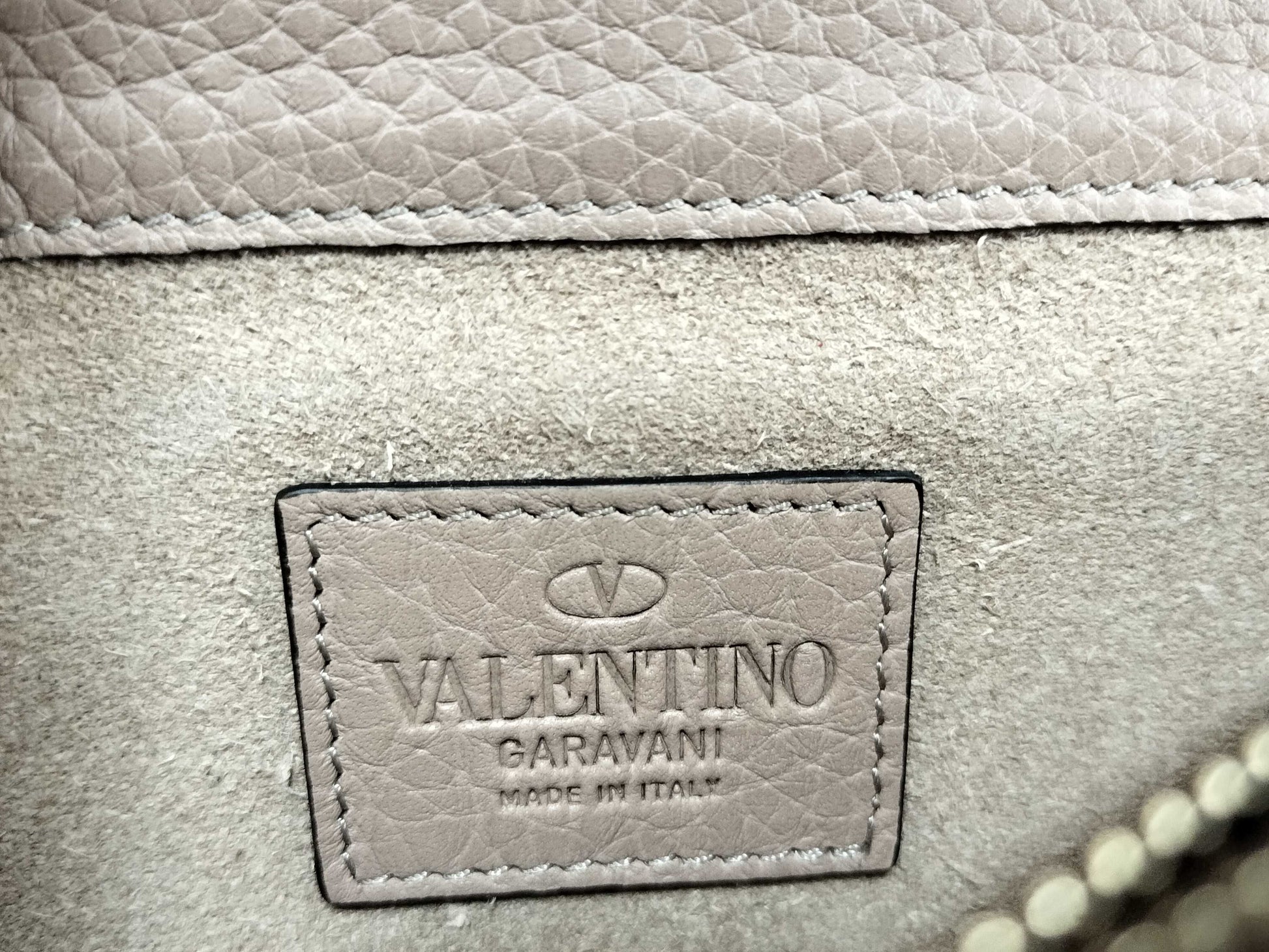 VALENTINO QT - Valentino Garavani Rockstud leather crossbody bag shoulder bag