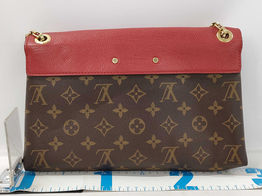 LOUIS VUITTON Pallas Chain Monogram M41201 Shoulder Bag