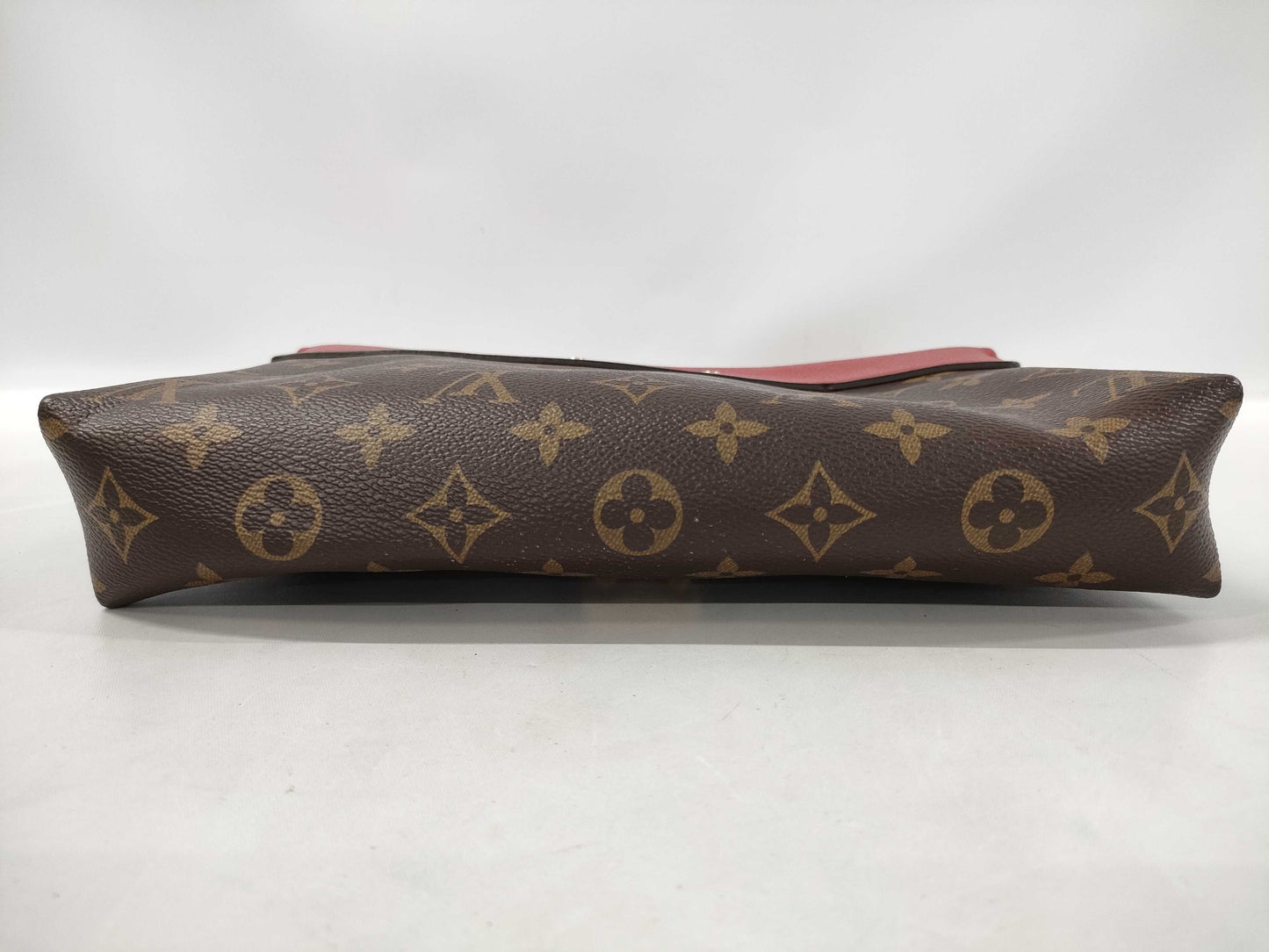 LOUIS VUITTON Pallas Chain Monogram M41201 Shoulder Bag
