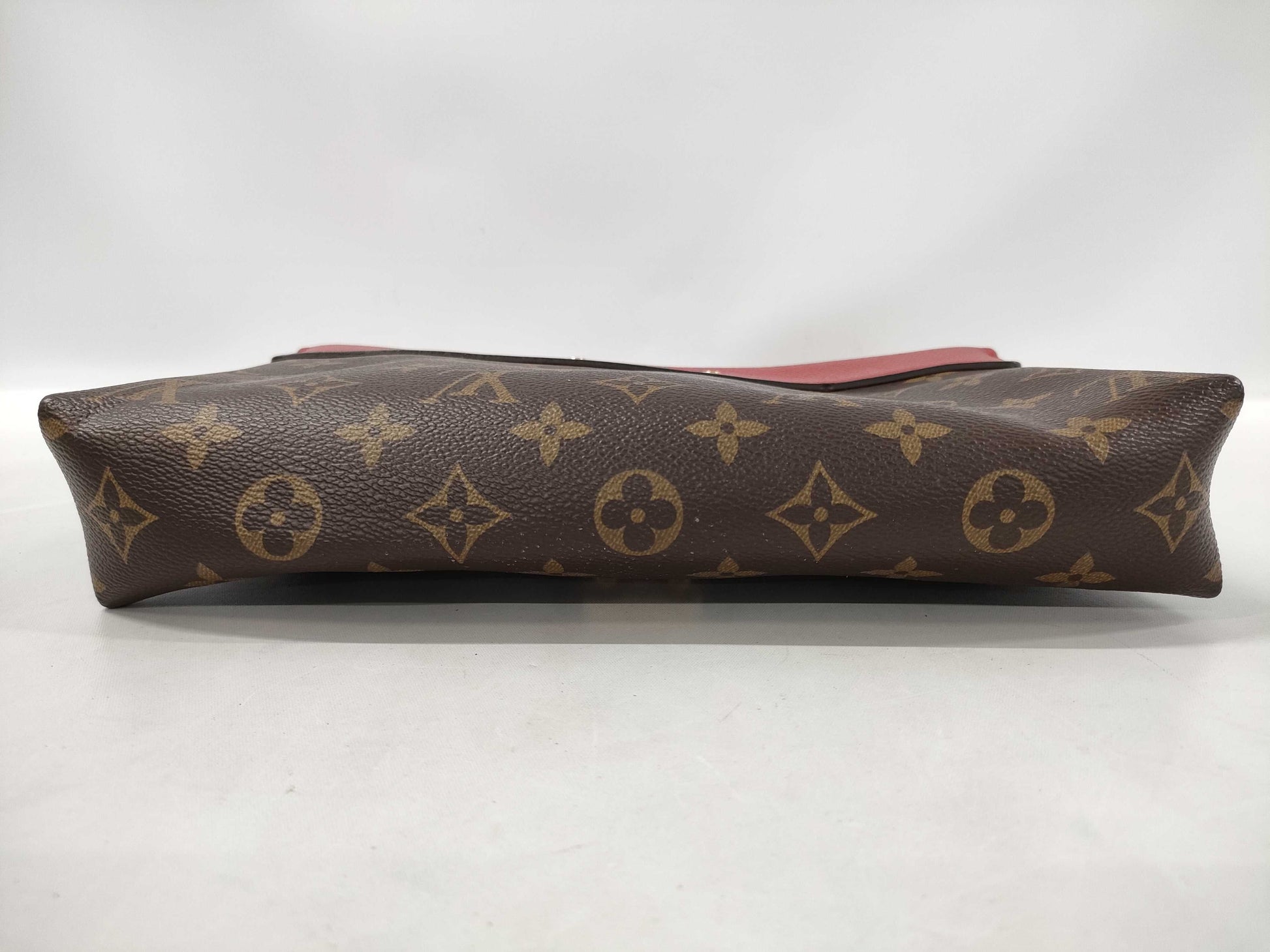 LOUIS VUITTON Pallas Chain Monogram M41201 Shoulder Bag