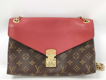 LOUIS VUITTON Pallas Chain Monogram M41201 Shoulder Bag