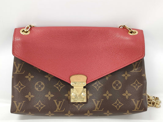 LOUIS VUITTON Pallas Chain Monogram M41201 Shoulder Bag