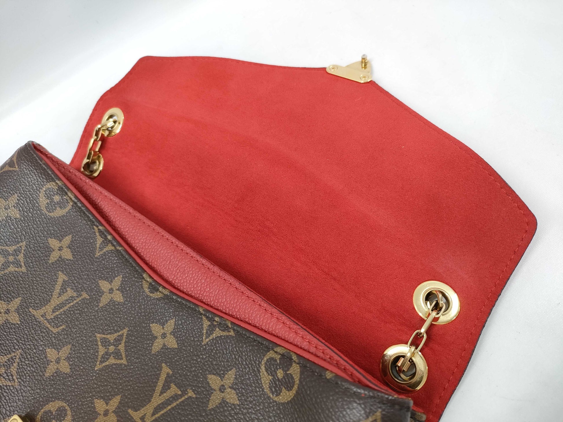 LOUIS VUITTON Pallas Chain Monogram M41201 Shoulder Bag