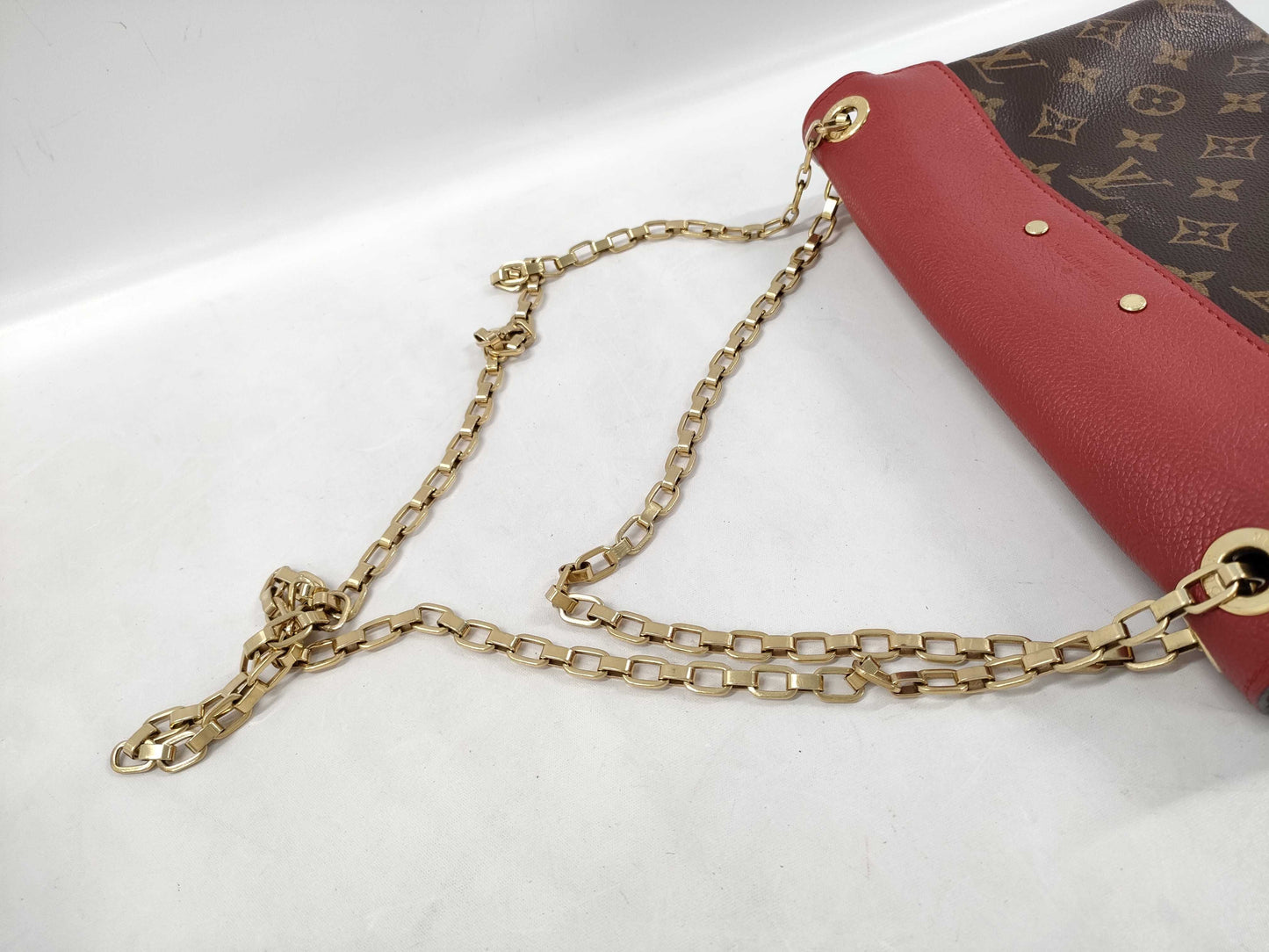 LOUIS VUITTON Pallas Chain Monogram M41201 Shoulder Bag