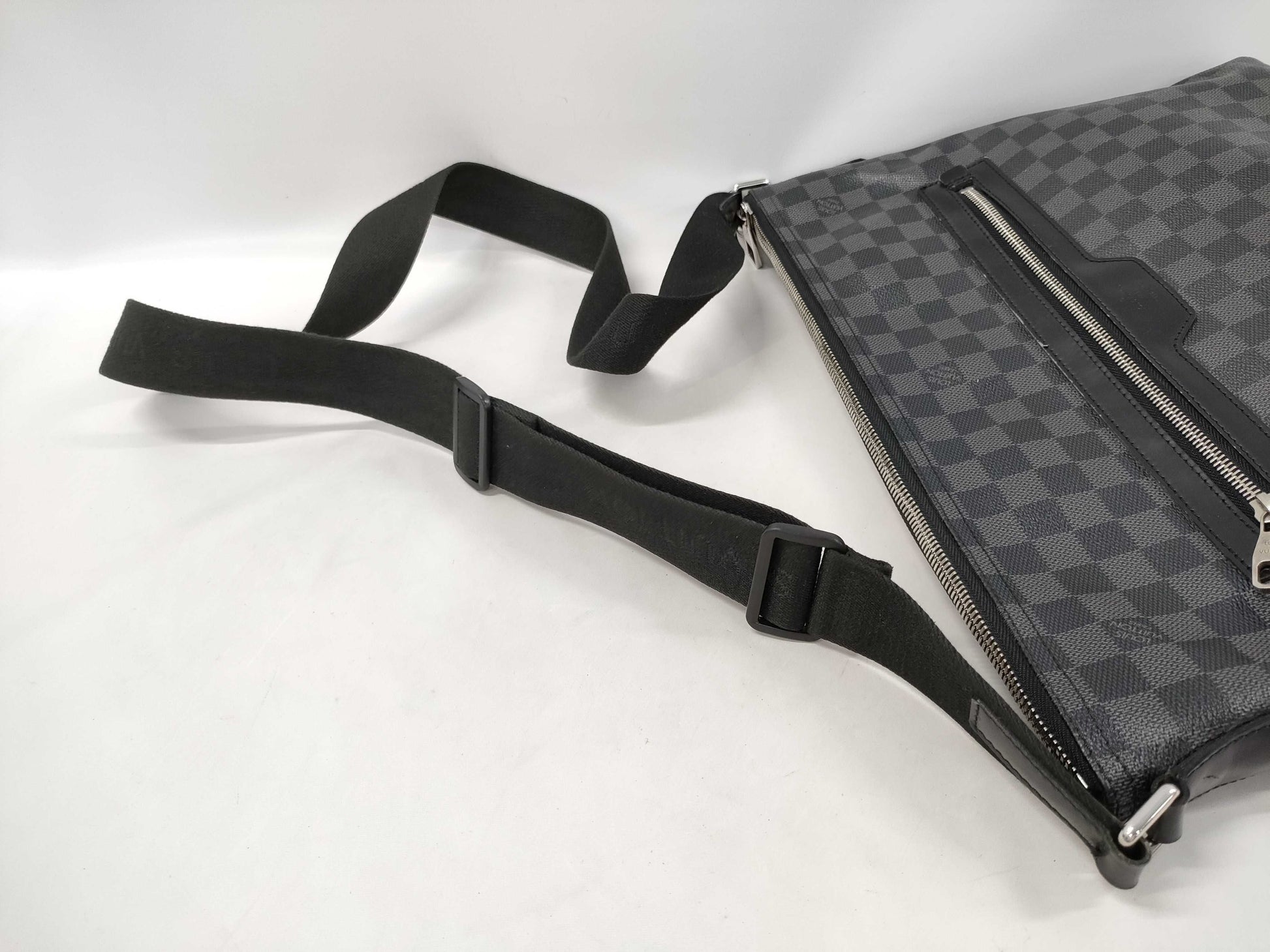 LOUIS VUITTON Damier Graphite / Mick MM N41106 Shoulder Bag