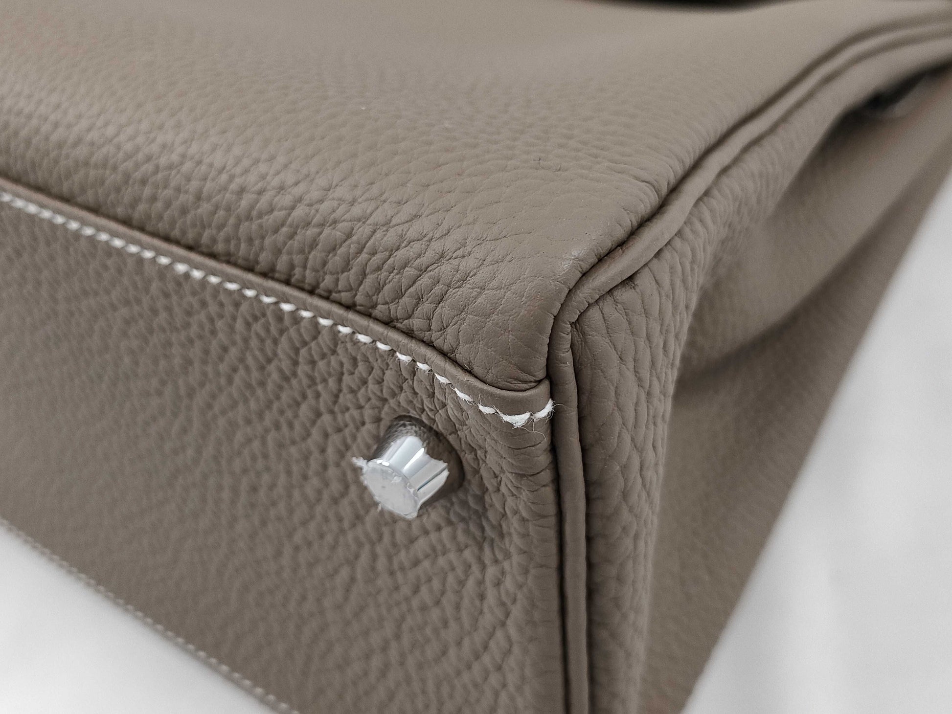 HERMES Kelly 28 Togo Etoupe Handbag with Silver Hardware and U Stamp