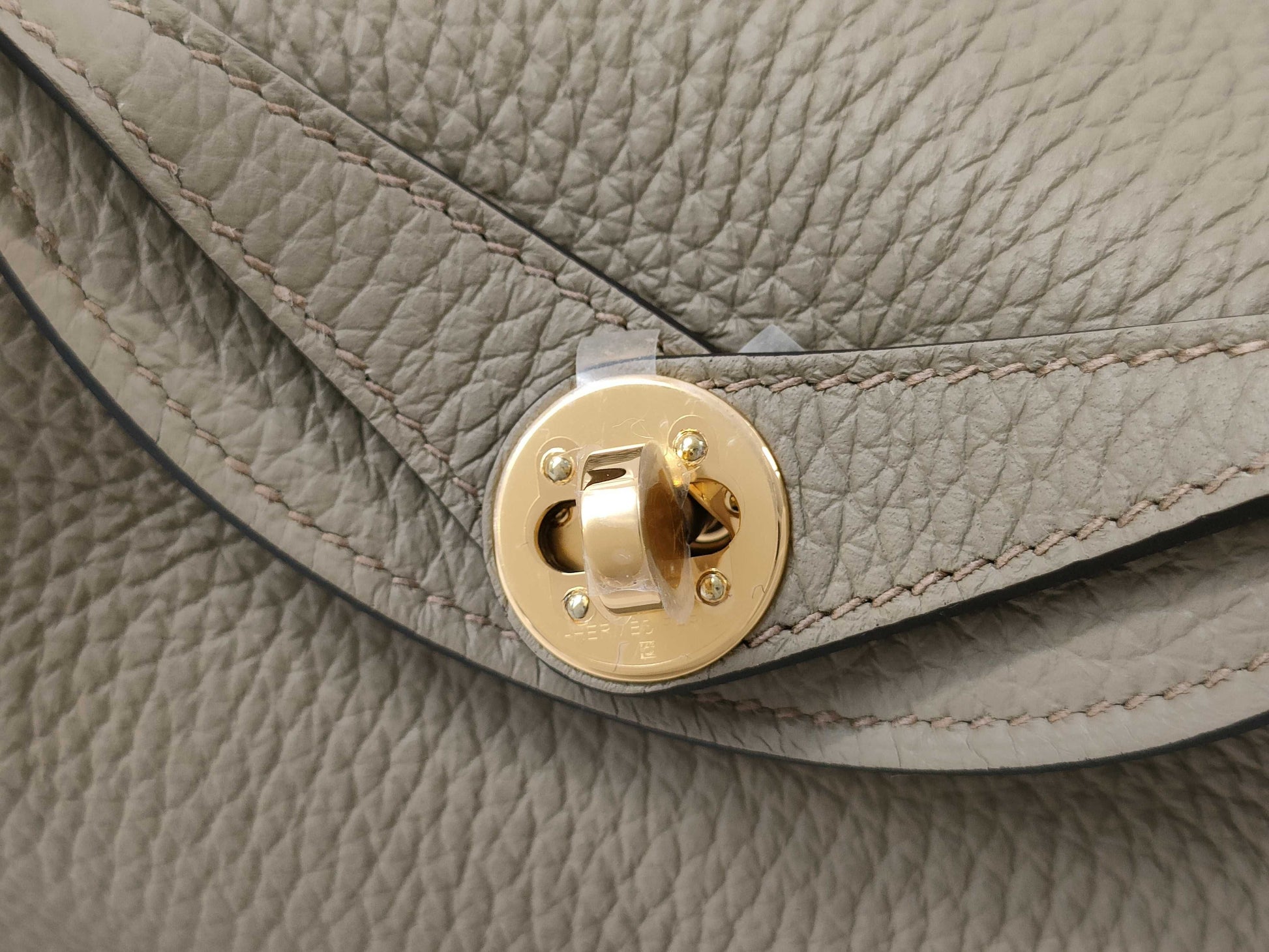 HERMES Lindy Mini Shoulder Bag in Taurillon Clemence Leather, Beige Marfa Leather, Gold Hardware, GP W Stamp