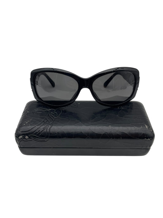  VERSACE VERSACE Versace sunglasses with rhinestones, black, with case. Sunglasses and eyeglasses.