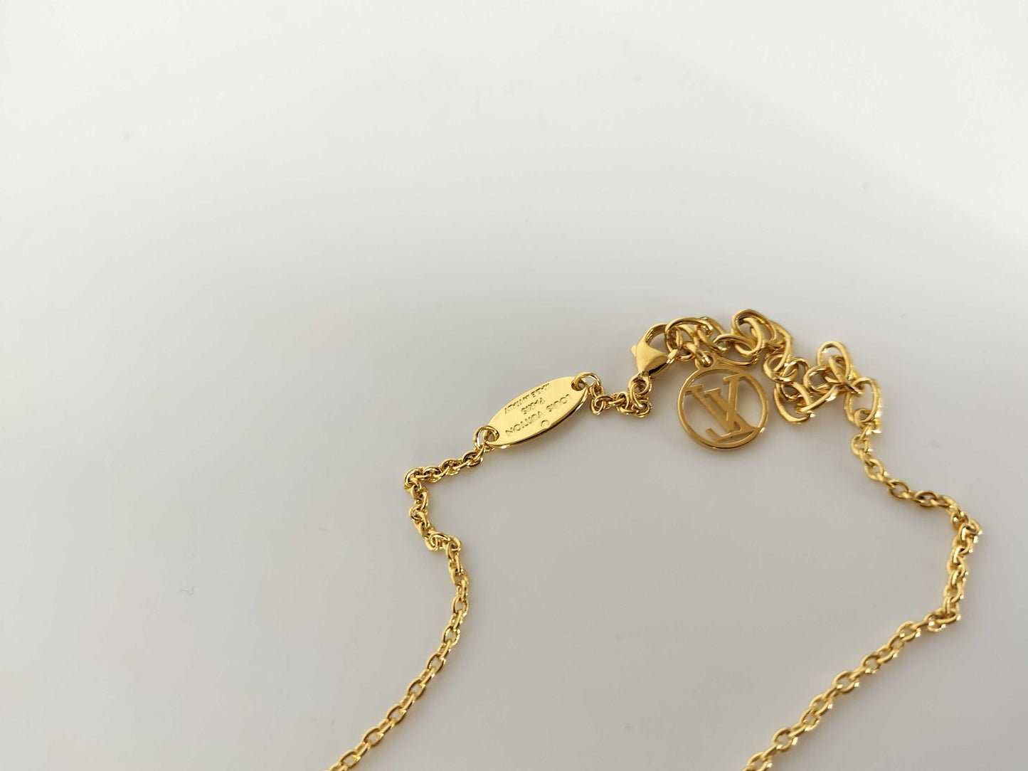 LOUIS VUITTON M61083 LOUIS VUITTON Essential V Gold Necklace M61083 Necklace