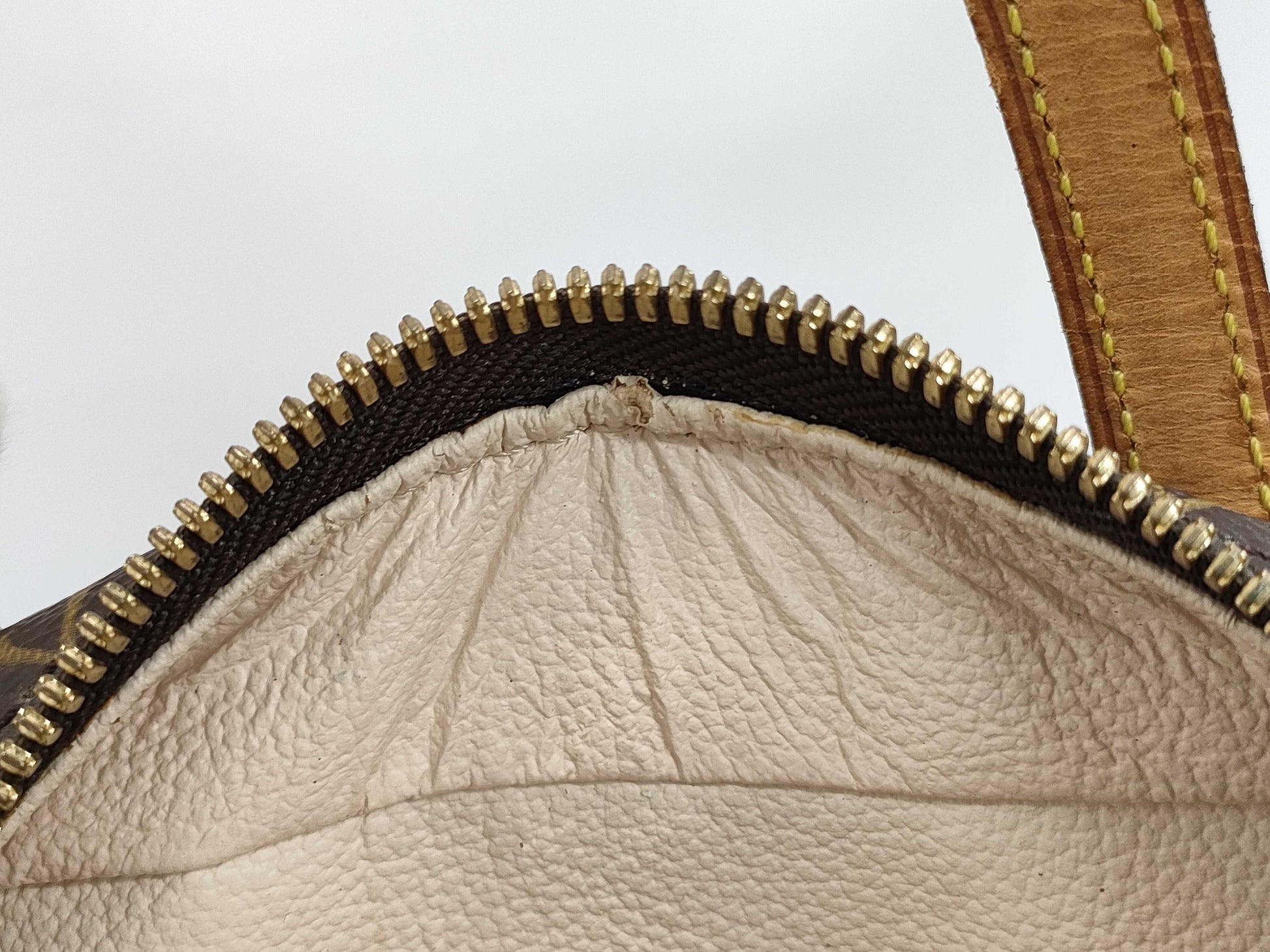 LOUIS VUITTON M47500 Spontini Leather Monogram Monogram AR0051 Handbag