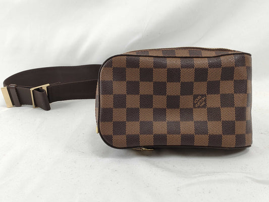 LOUIS VUITTON N51994 Damier Louis Vuitton Geronimos Leather Waist Bag CA0034 Excellent Condition