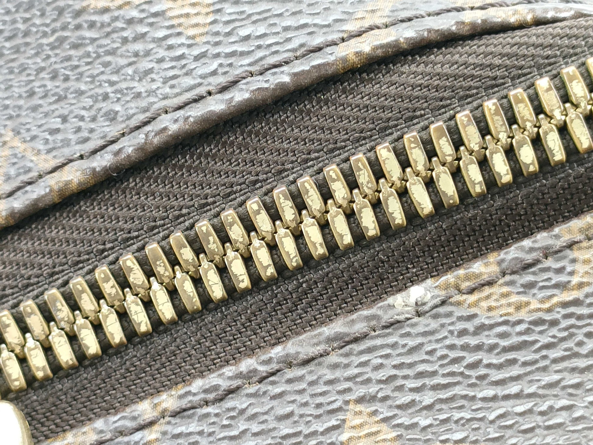 LOUIS VUITTON Monogram Weekender MM Boston Bag