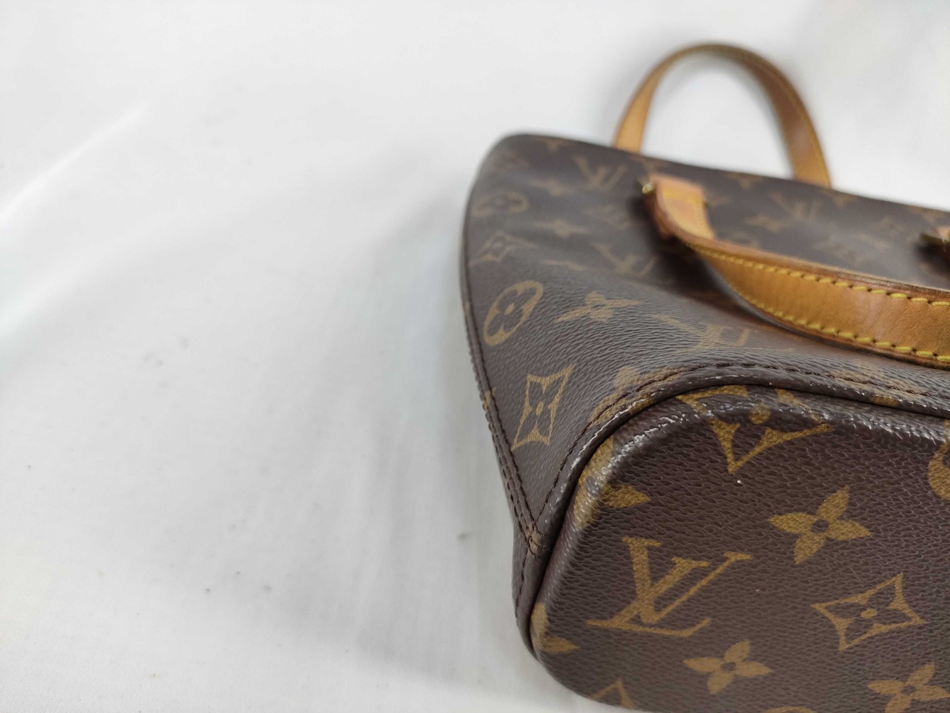 LOUIS VUITTON Monogram Louis Vuitton Monogram Handbag