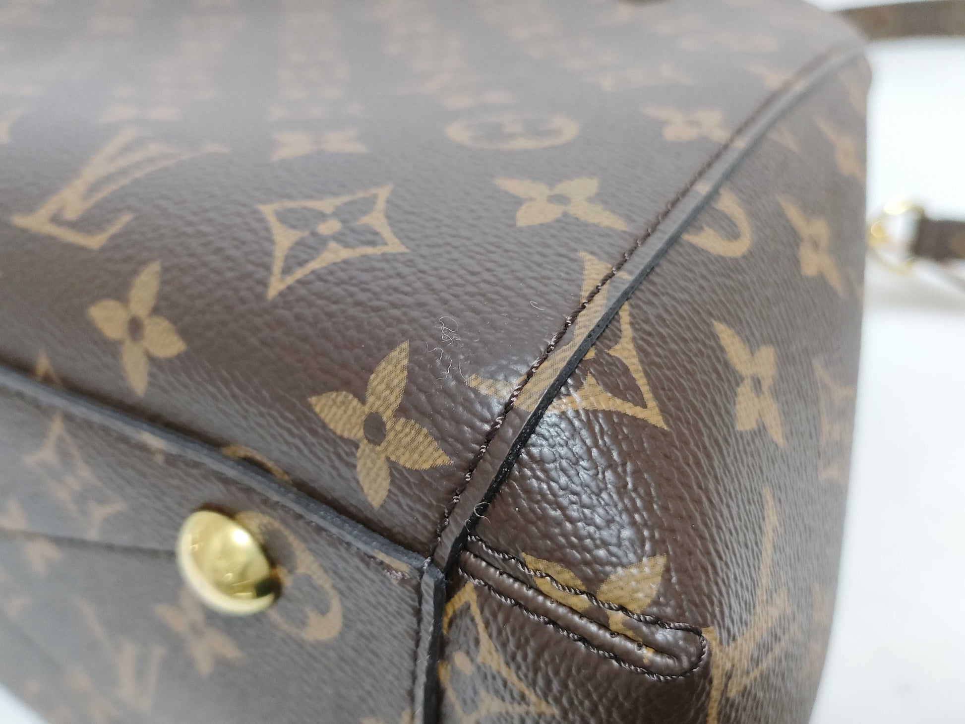 LOUIS VUITTON M41056 Monogram LOUIS VUITTON Monogram Louis Vuitton M41056 Montaigne MM Handbag Handbag